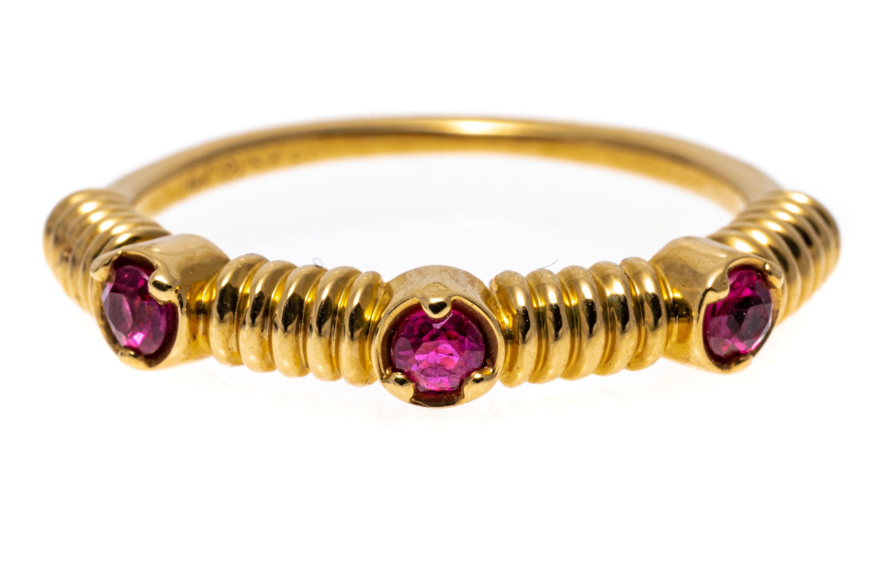 14k Yellow Gold Contemporary Ribbed Ruby Band Ring For Sale 2