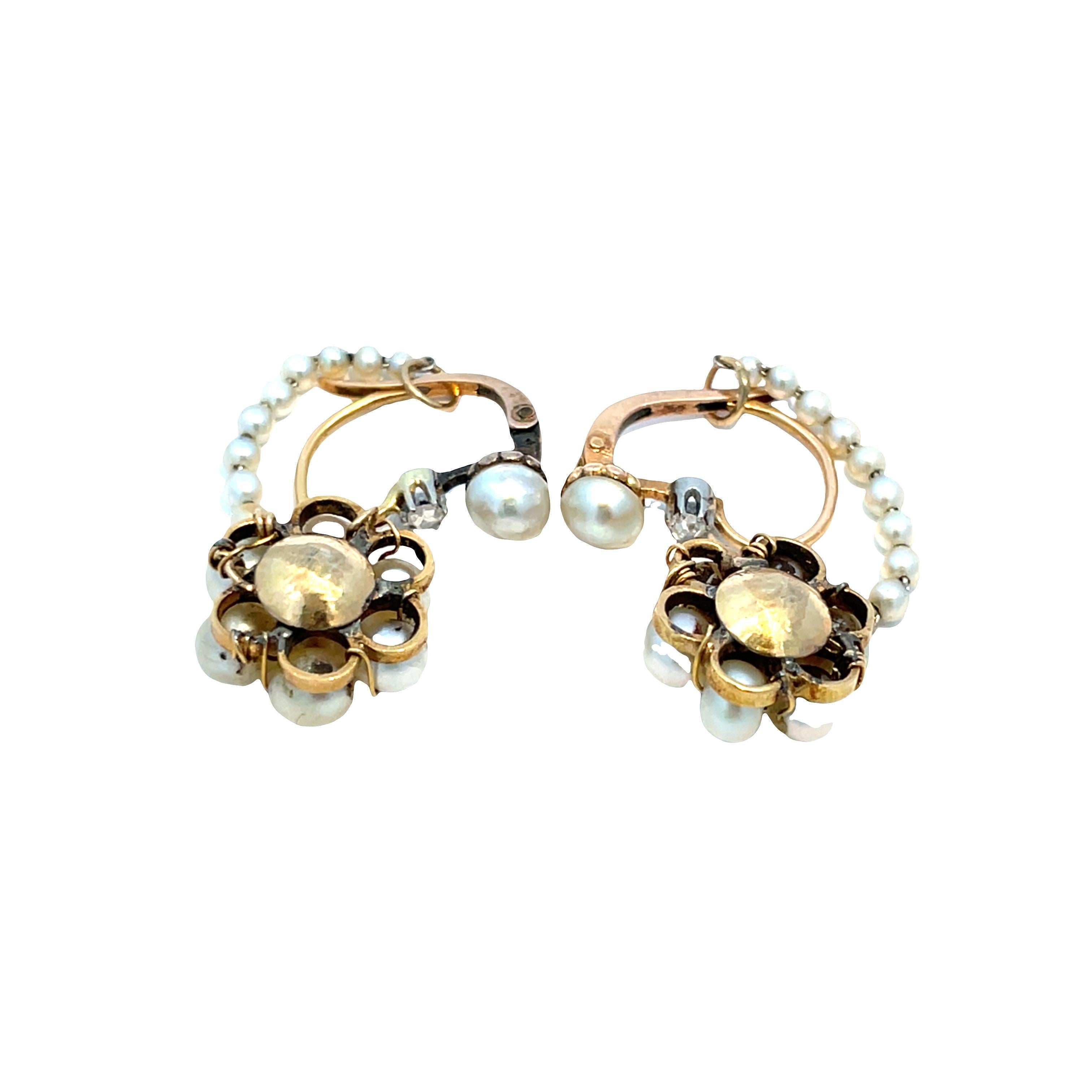 Moderne Boucles d'oreilles jour/nuit convertibles en or jaune 14k avec perles et diamants en vente