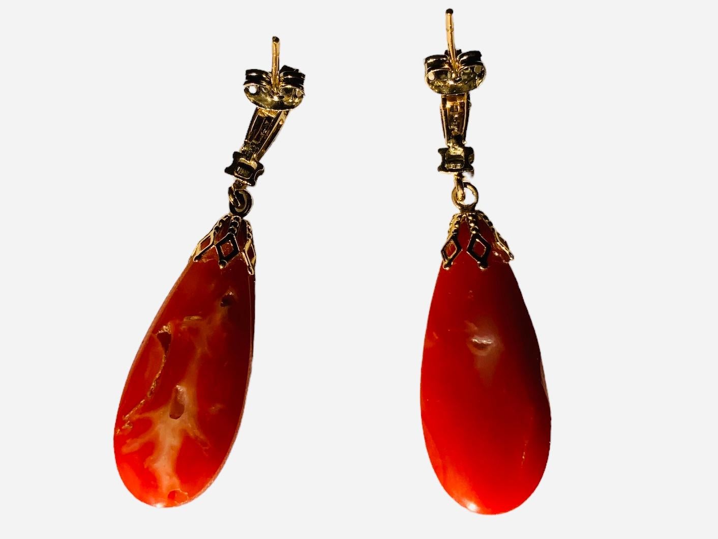 Classical Roman 14k Yellow Gold Coral and Diamonds Pair of Drop Earrings