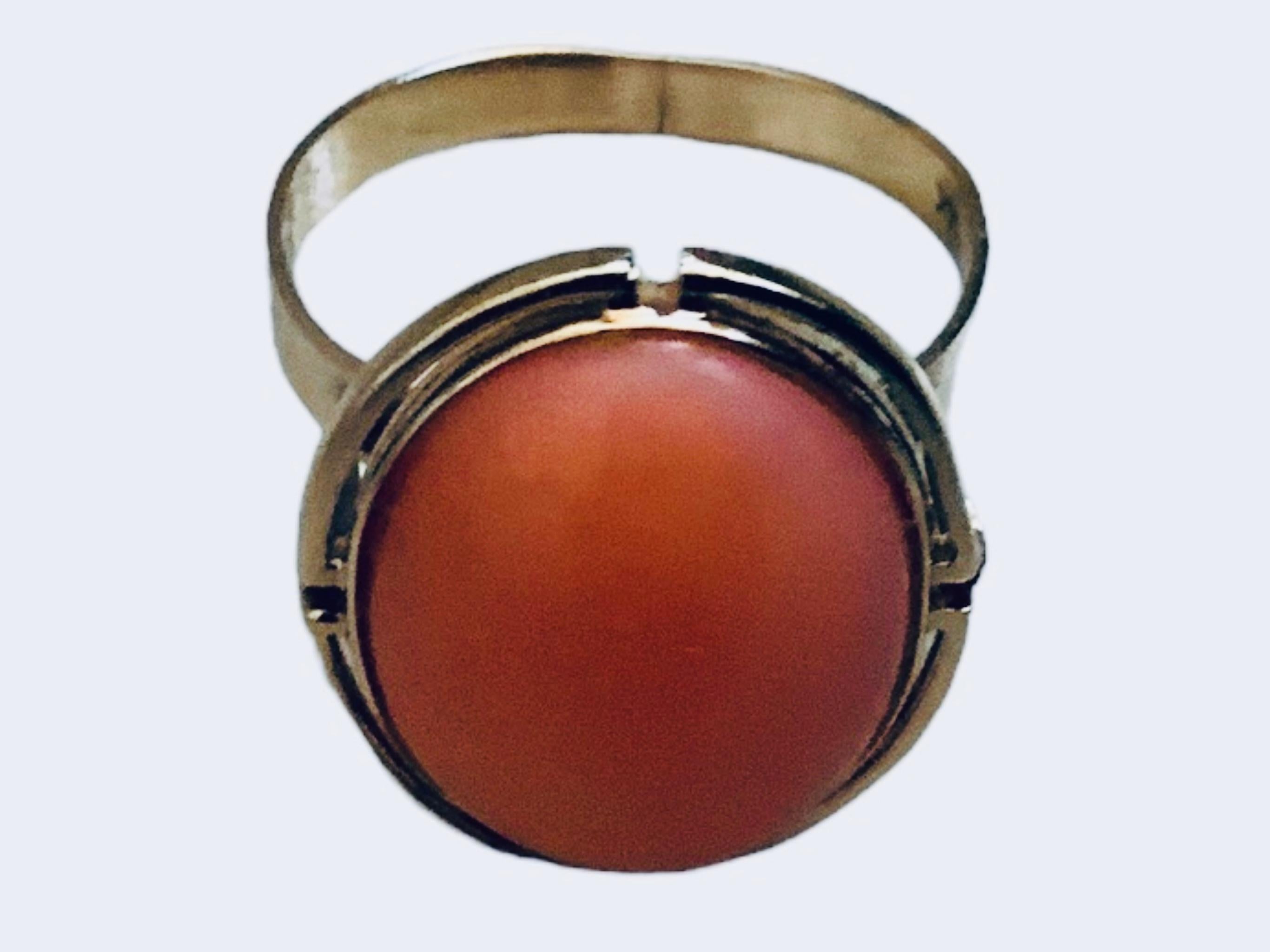 Korallenring aus 14 Karat Gelbgold 5