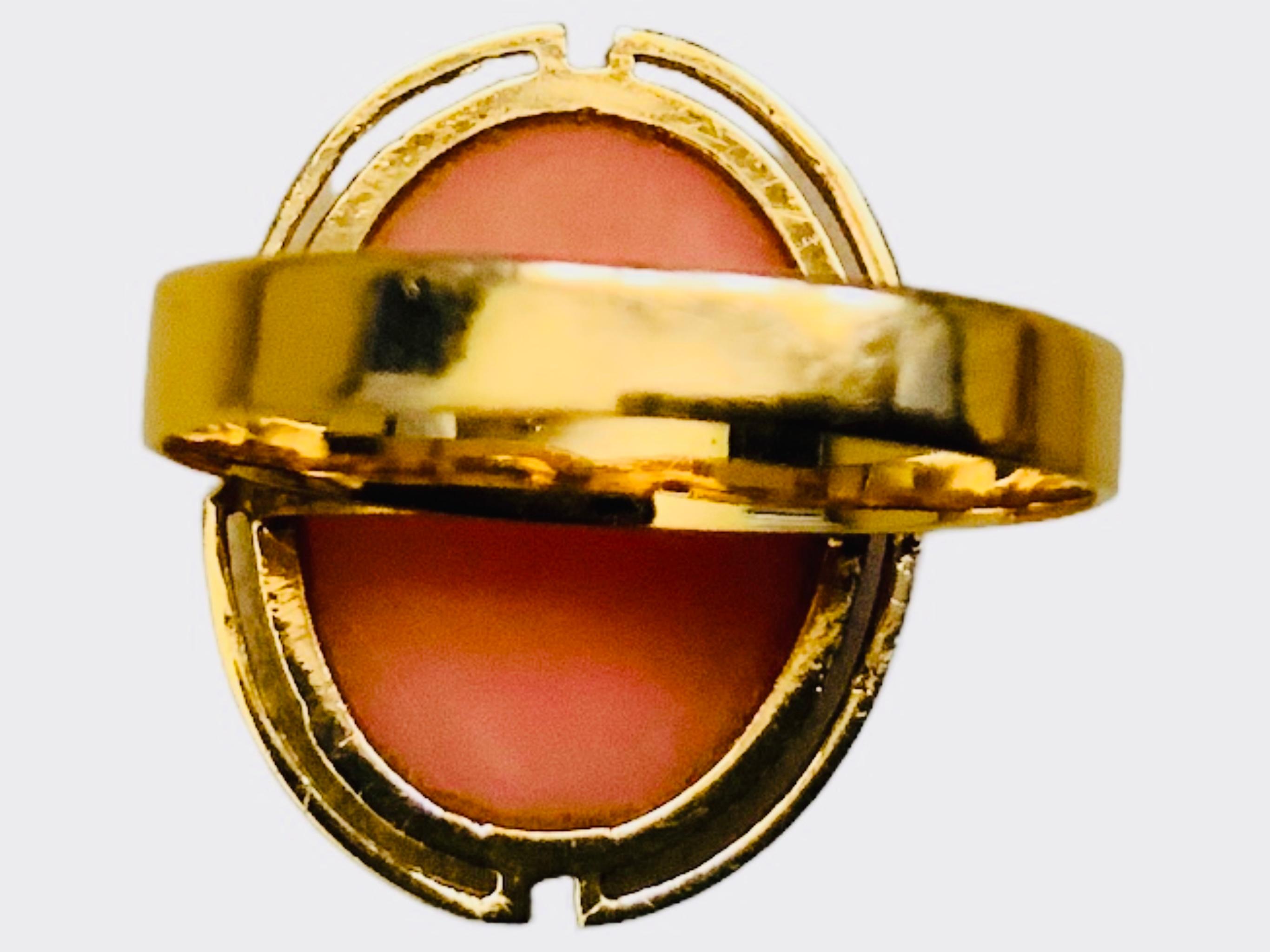 Korallenring aus 14 Karat Gelbgold 8