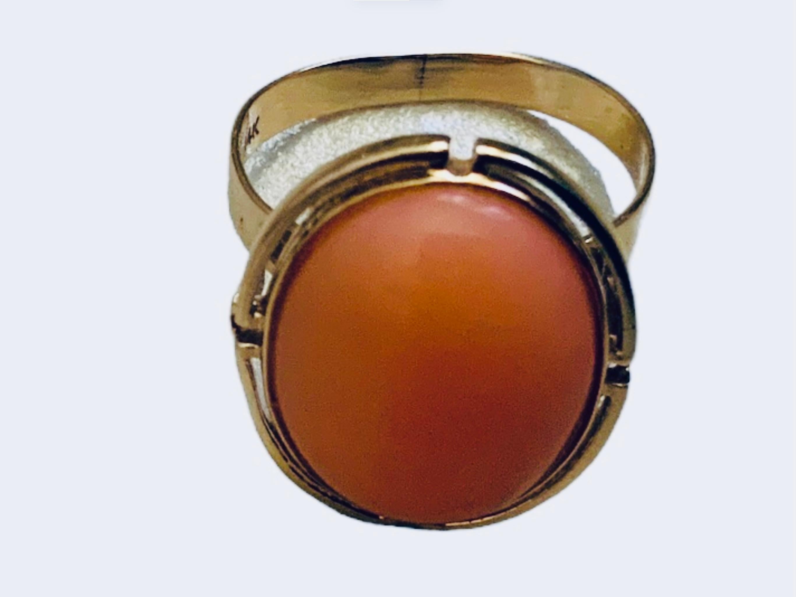 Korallenring aus 14 Karat Gelbgold 1