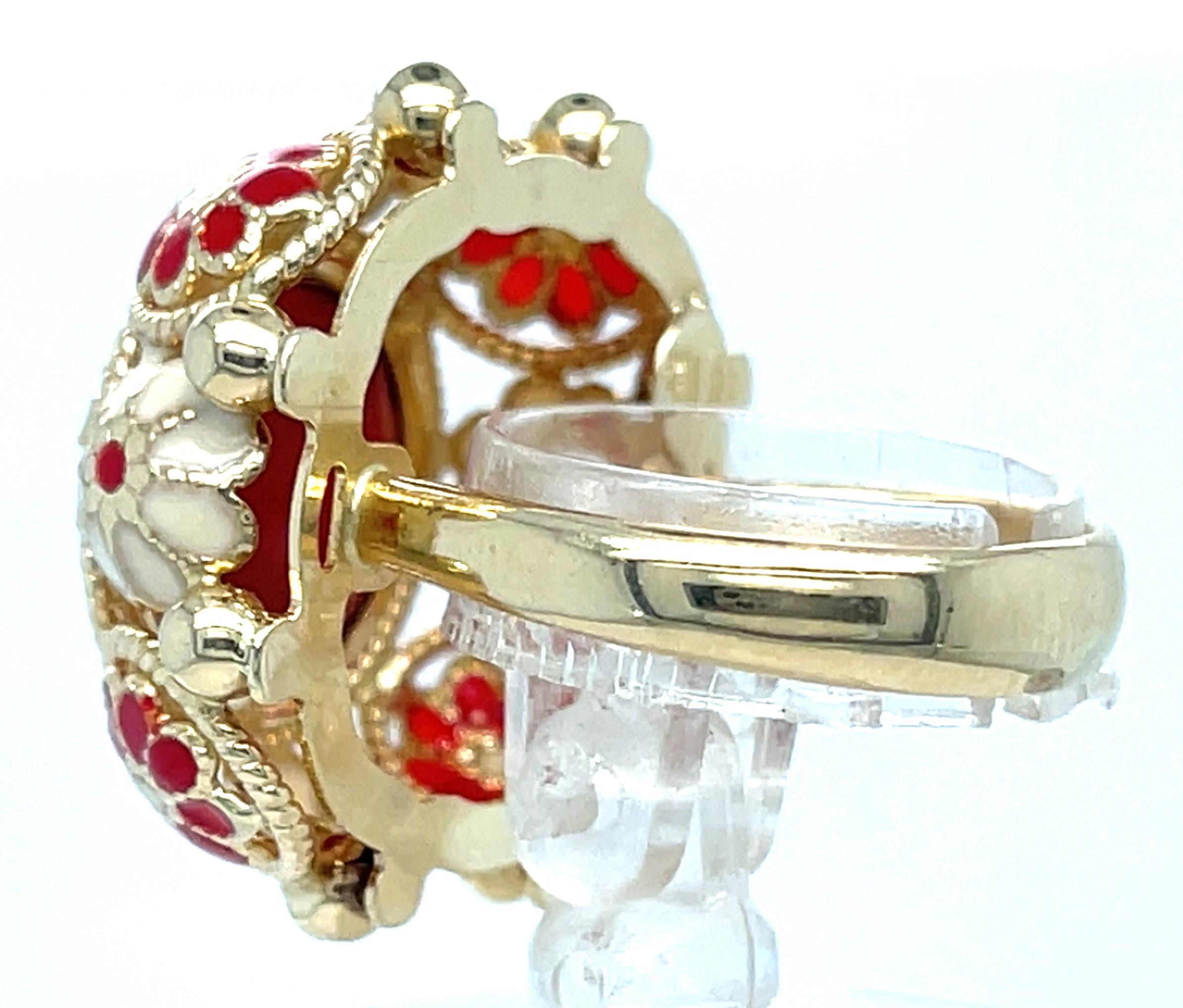 Bague solitaire en or jaune 14 carats et corail avec touches de fleurs en émail, taille 6,5 en vente 2