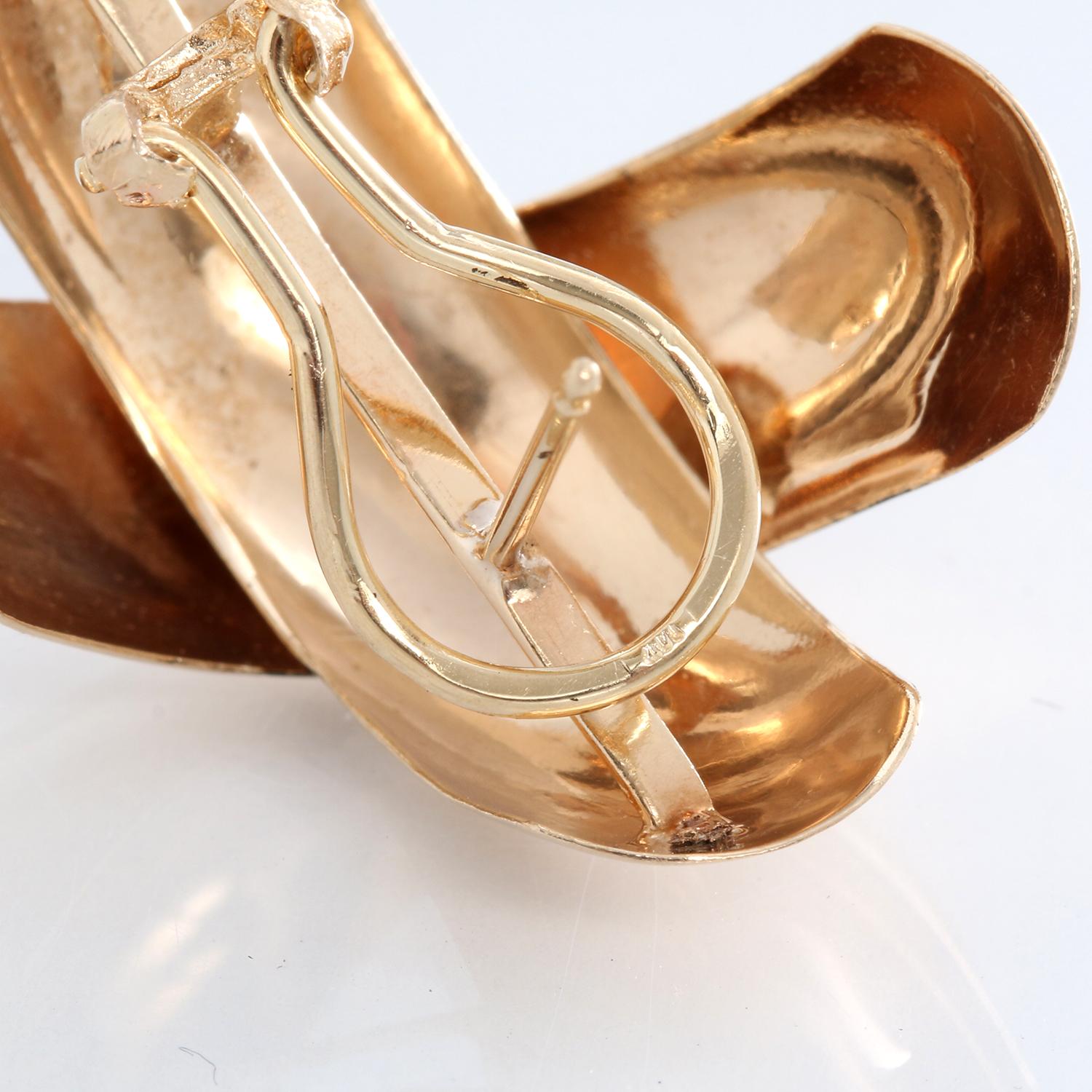 14 karat gold cross earrings