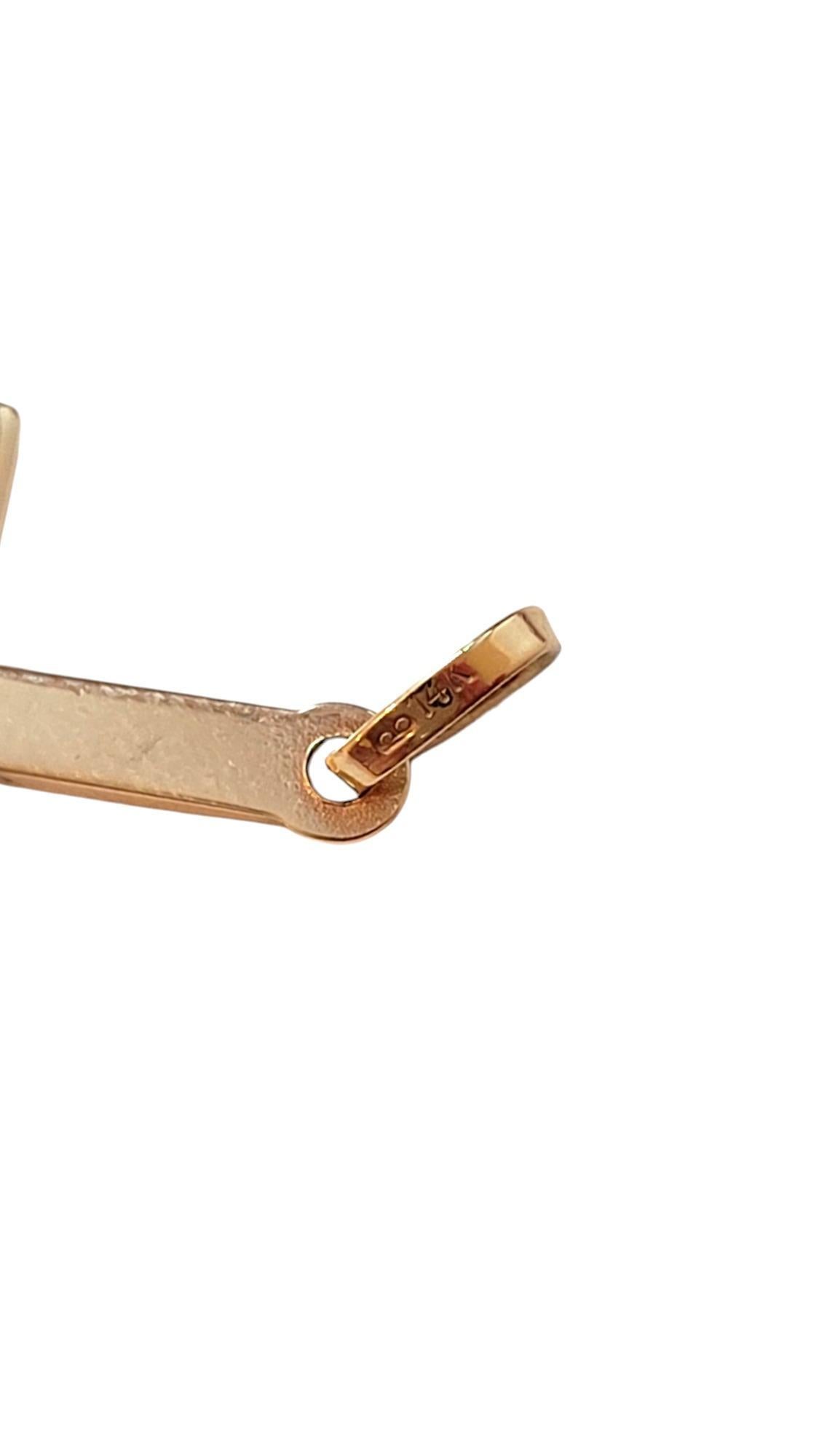 Pendentif breloque croix en or jaune 14 carats n° 18436 Pour femmes en vente