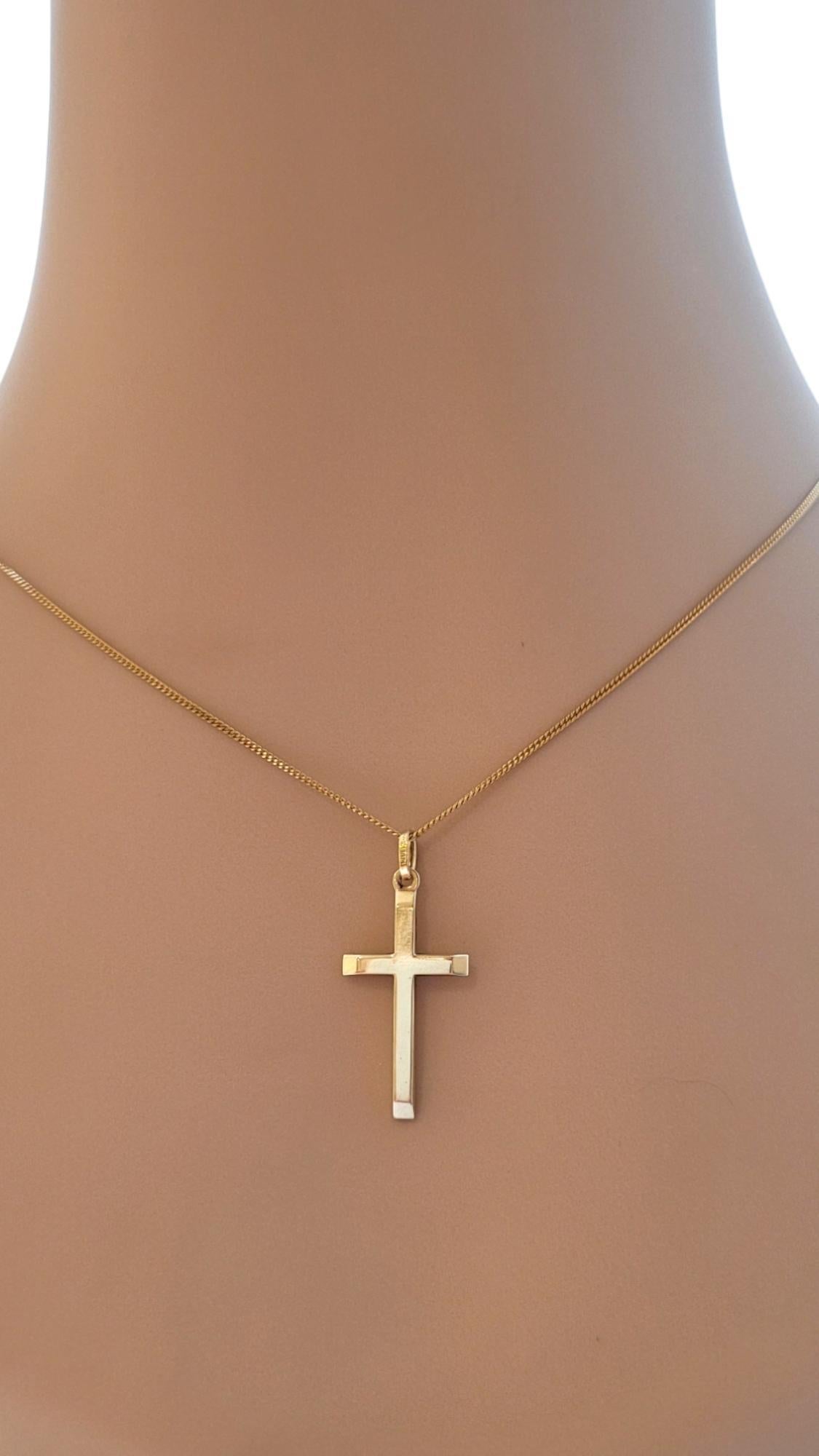 Pendentif breloque croix en or jaune 14 carats n° 18436 en vente 2
