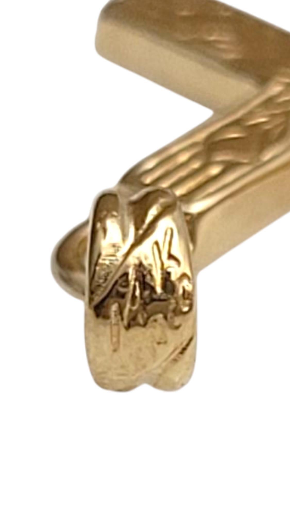 14K Yellow Gold Cross Charm Pendant #21054 In condizioni buone in vendita a Washington Depot, CT