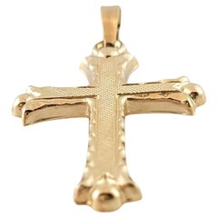  Pendentif croix en or jaune 14 carats n° 15154