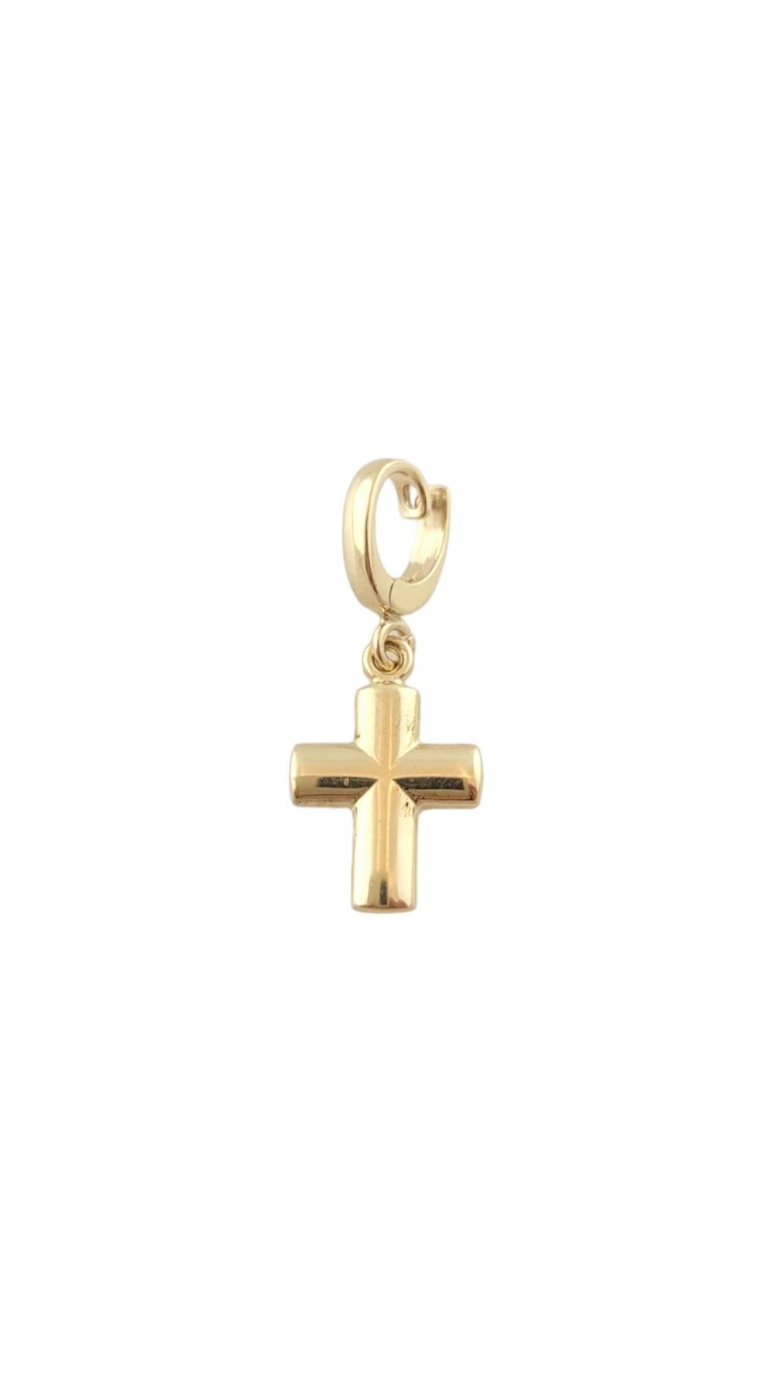 Vintage 14K Yellow Gold Cross Pendant -

This cross charm is a symbol of faith and adds a graceful touch to your jewelry collection. 

Size: 11.8mm X 10mm 

Weight: 0.8g/0.5dwt

Hallmark: 14K ITALY EG

*Chain not included*

Very good condition,