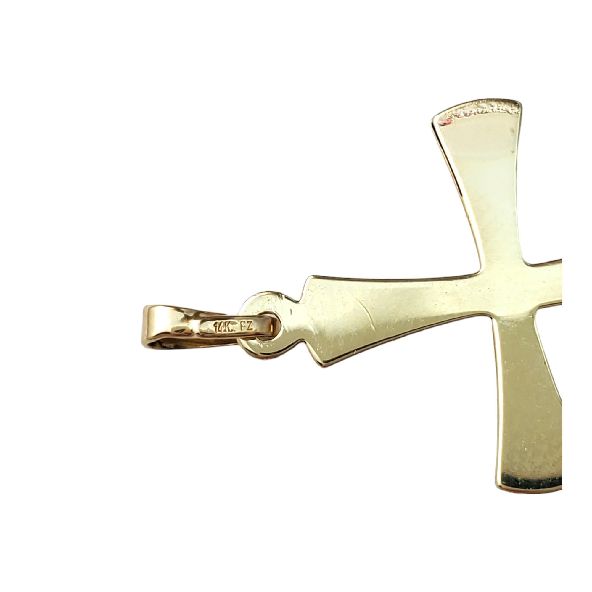14K Yellow Gold Cross Pendant #16517 In Good Condition For Sale In Washington Depot, CT