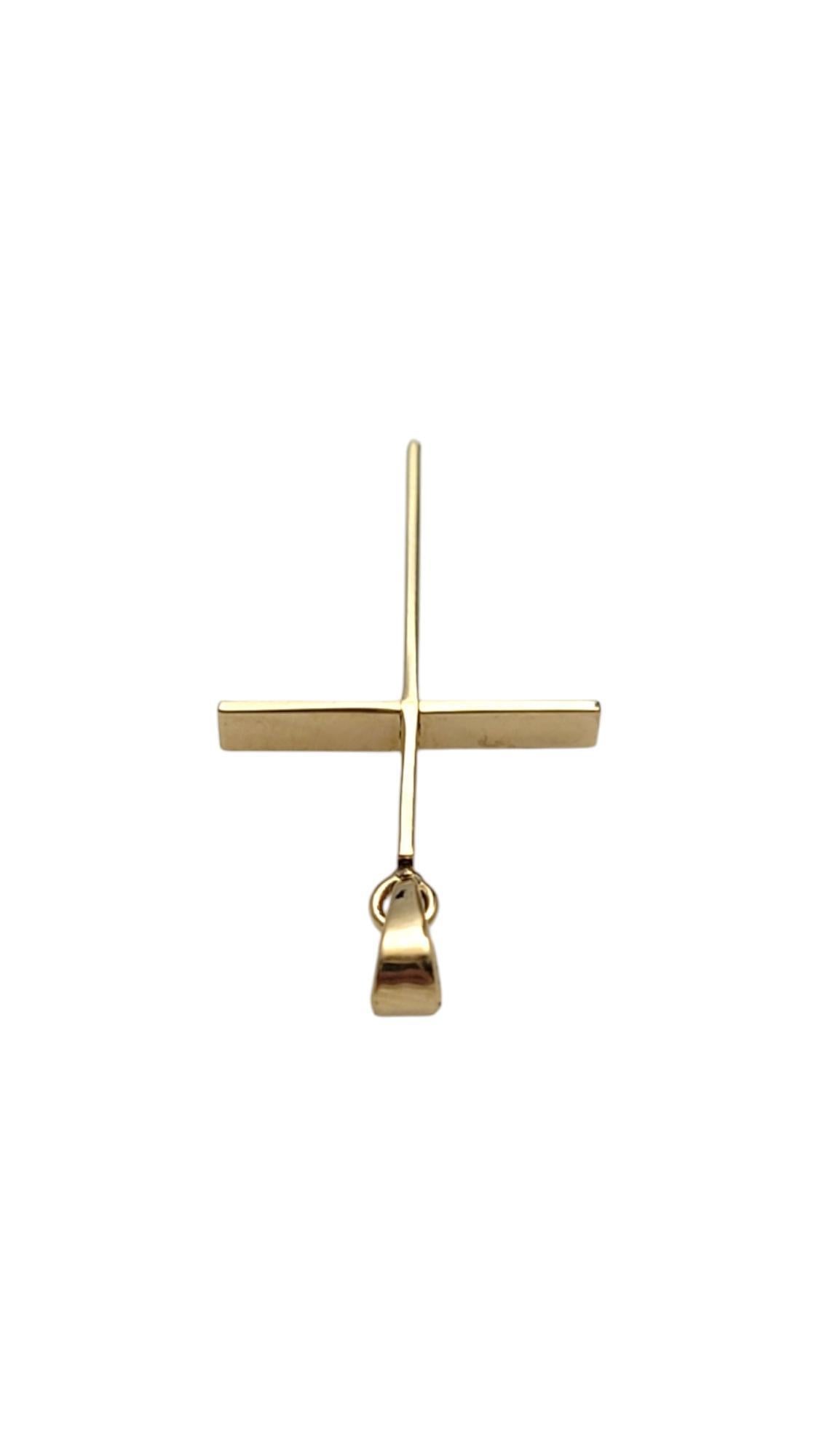 Pendentif croix en or jaune 14 carats #19844 Bon état - En vente à Washington Depot, CT