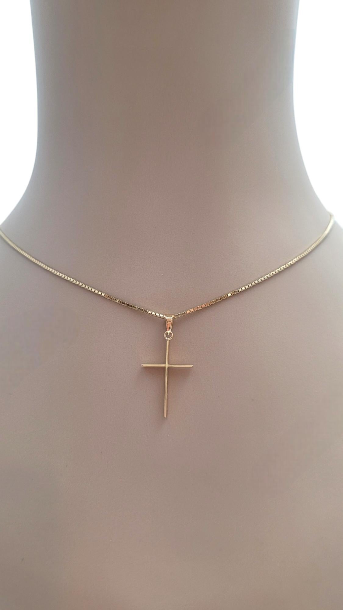 Pendentif croix en or jaune 14 carats #19844 en vente 1