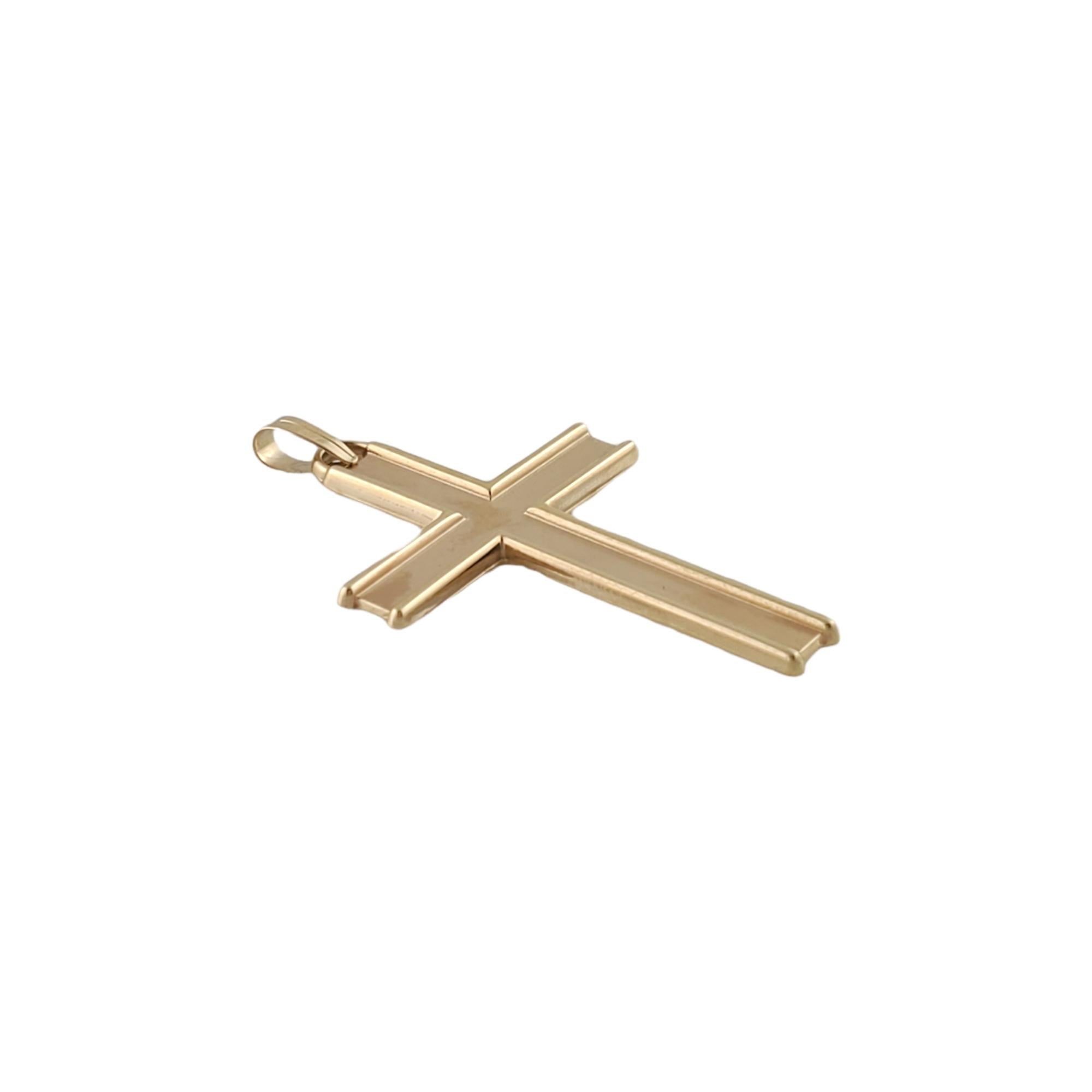 14K Yellow Gold Cross Pendant

You'll love this elegant 14K yellow gold cross pendant!

Size: 16mm X 26mm

Weight: 1.8 gr/ 1.2 dwt

Hallmark: 14K

Very good condition, professionally polished.

Will come packaged in a gift box or pouch (when