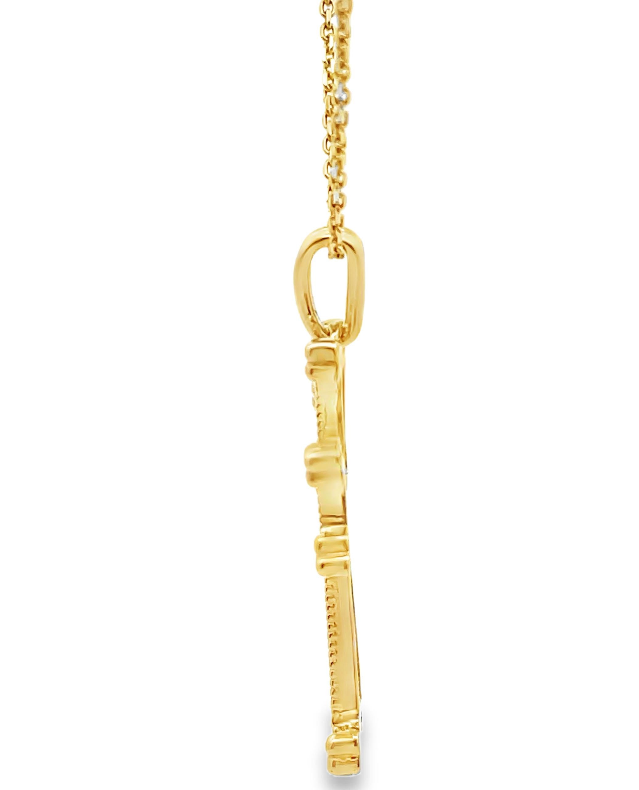 14K Gelbgold Kreuz-Anhänger Halskette mit einem Diamanten 0,14 Karat (Rundschliff) im Angebot