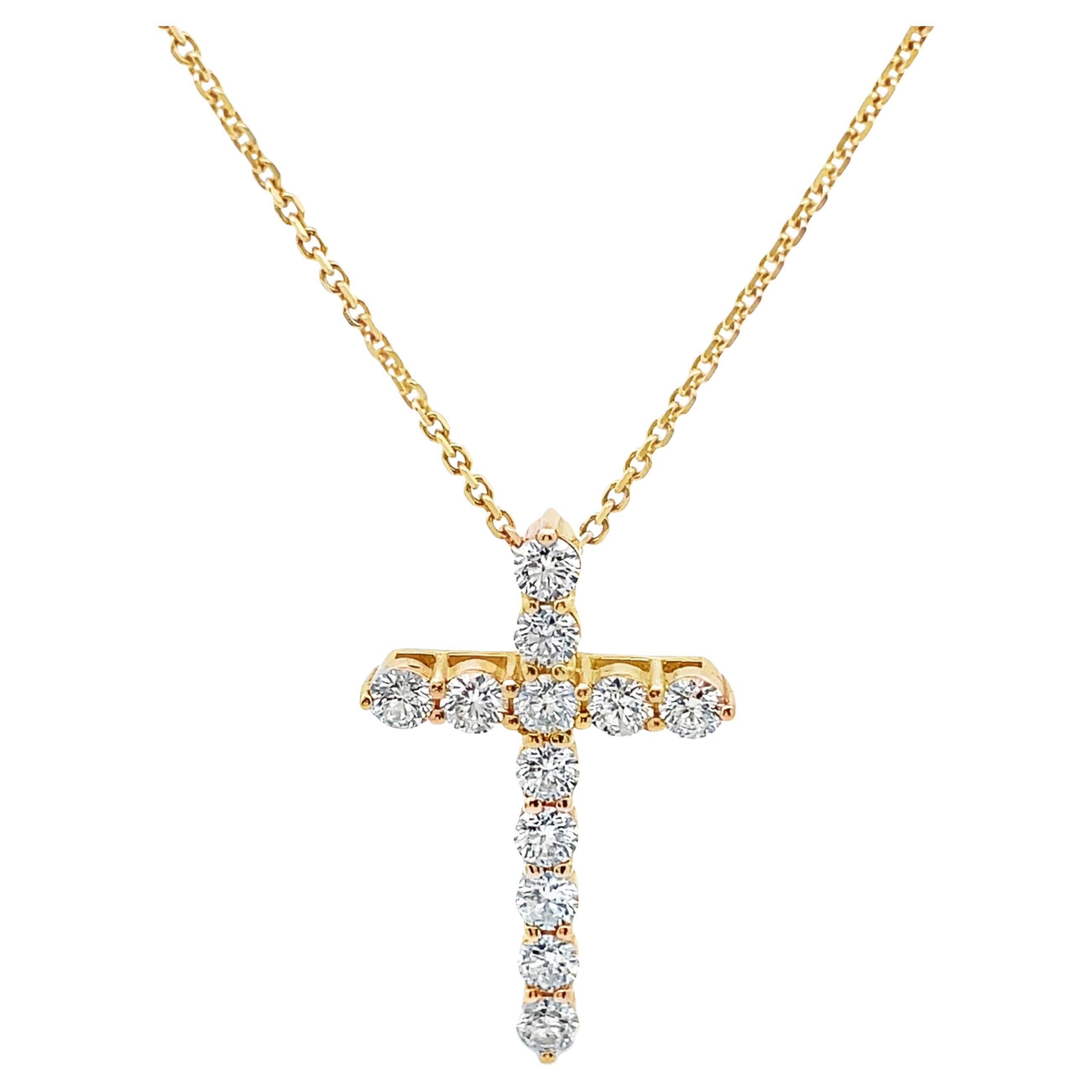 14K Gelbgold Kreuz-Anhänger Halskette mit runden Diamanten 2,02 Karat (Zeitgenössisch) im Angebot