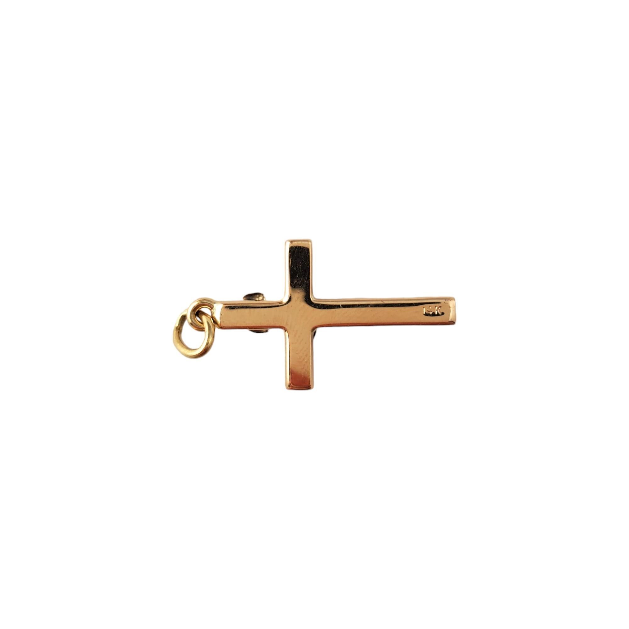 14K Yellow Gold Crucifix Pendant #17195 In Good Condition For Sale In Washington Depot, CT