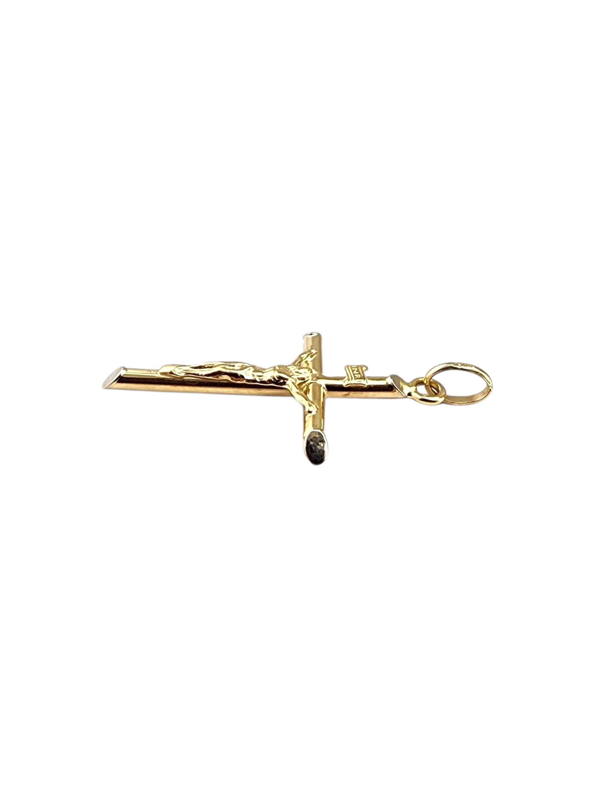 Pendentif Crucifix en or jaune 14K #22356 Bon état - En vente à Washington Depot, CT