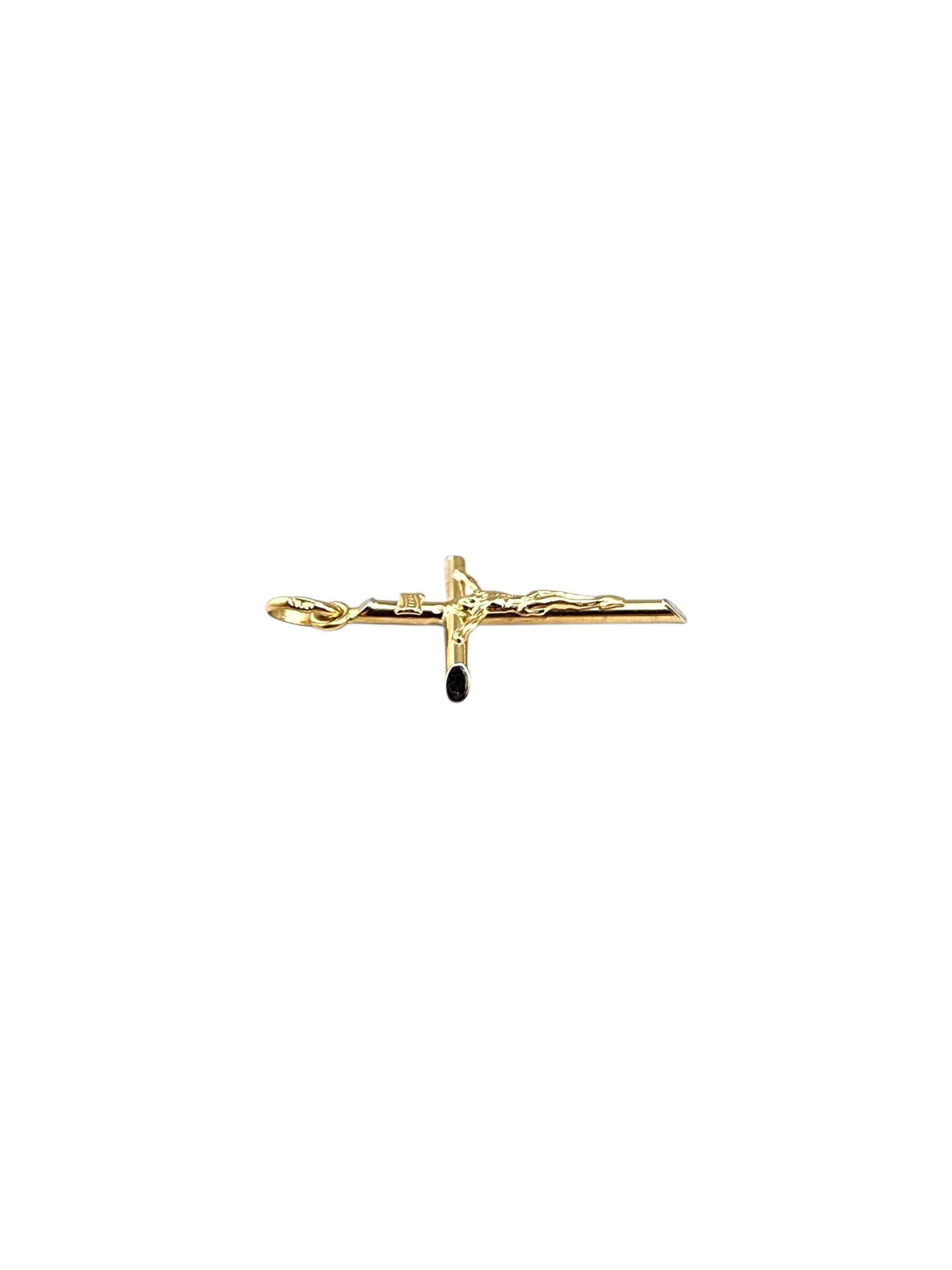 Pendentif Crucifix en or jaune 14K #22356 Pour femmes en vente