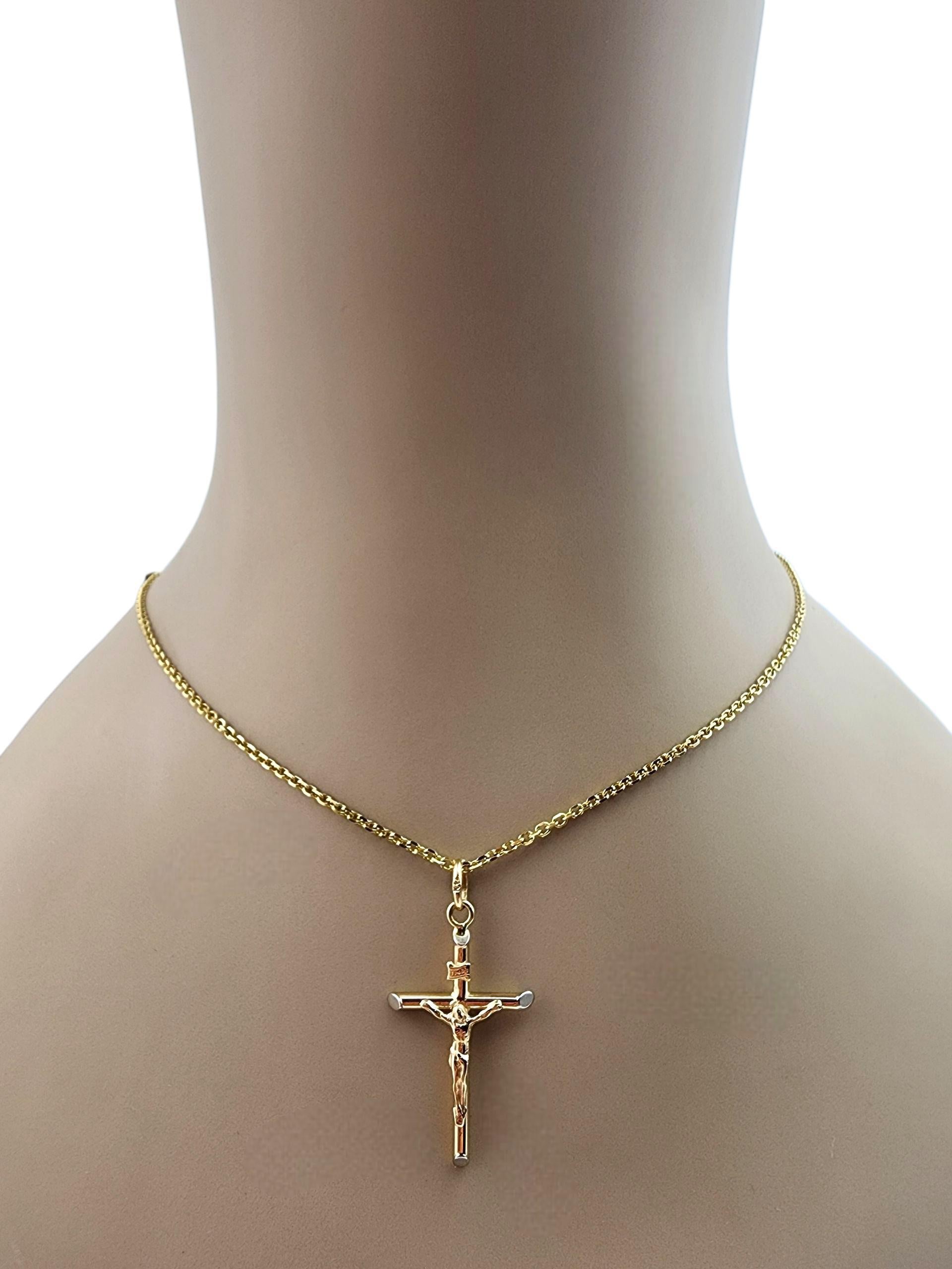 Pendentif Crucifix en or jaune 14K #22356 en vente 3