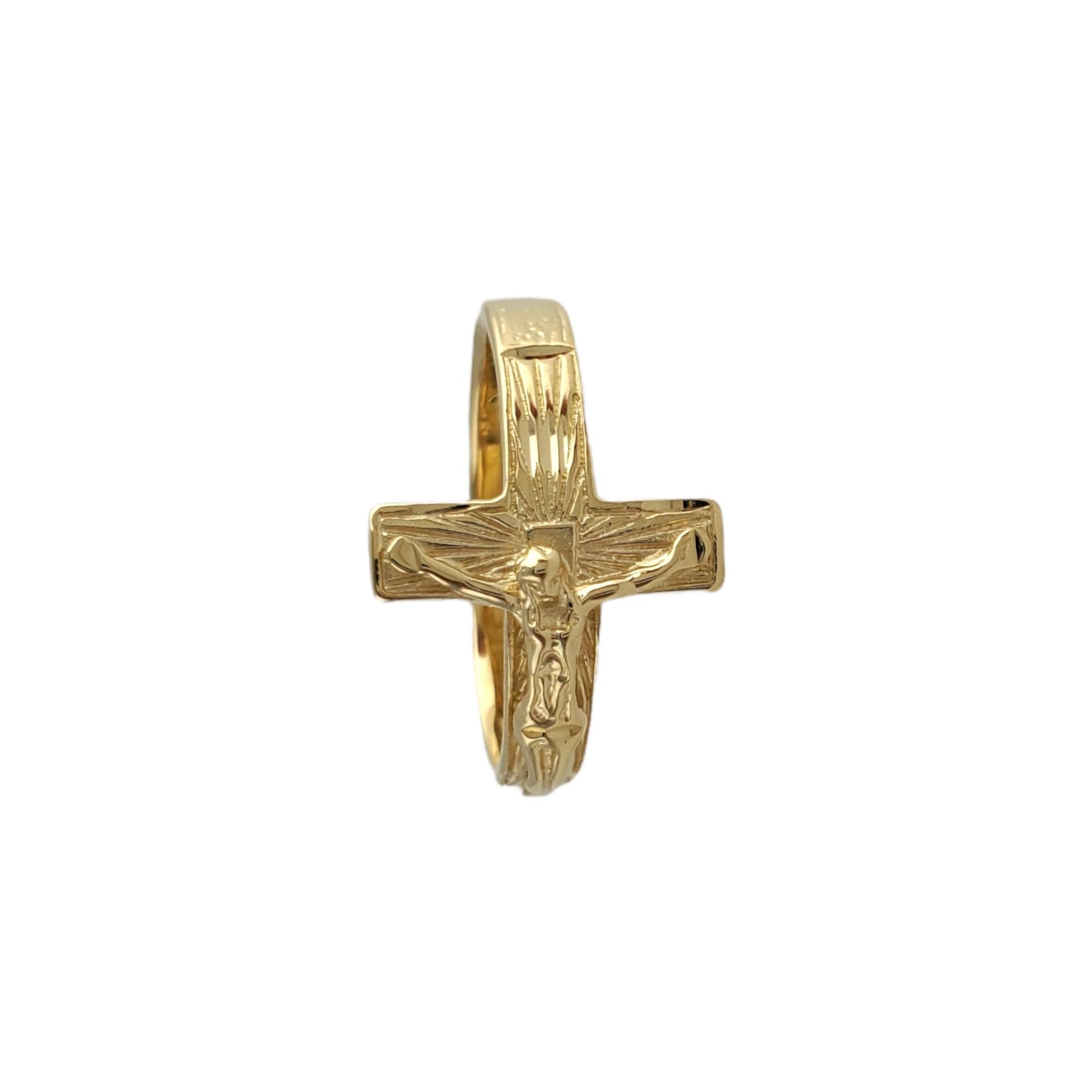 14K Yellow Gold Crucifix Ring 

You'll love this beautiful crucifix ring!

Size: 3.43mm X 21.08mm

Weight: 3.1 gr / 1.9 dwt

Hallmark: MC. 14K 

Very good condition, professionally polished.

Will come packaged in a gift box and will be shipped U.S.