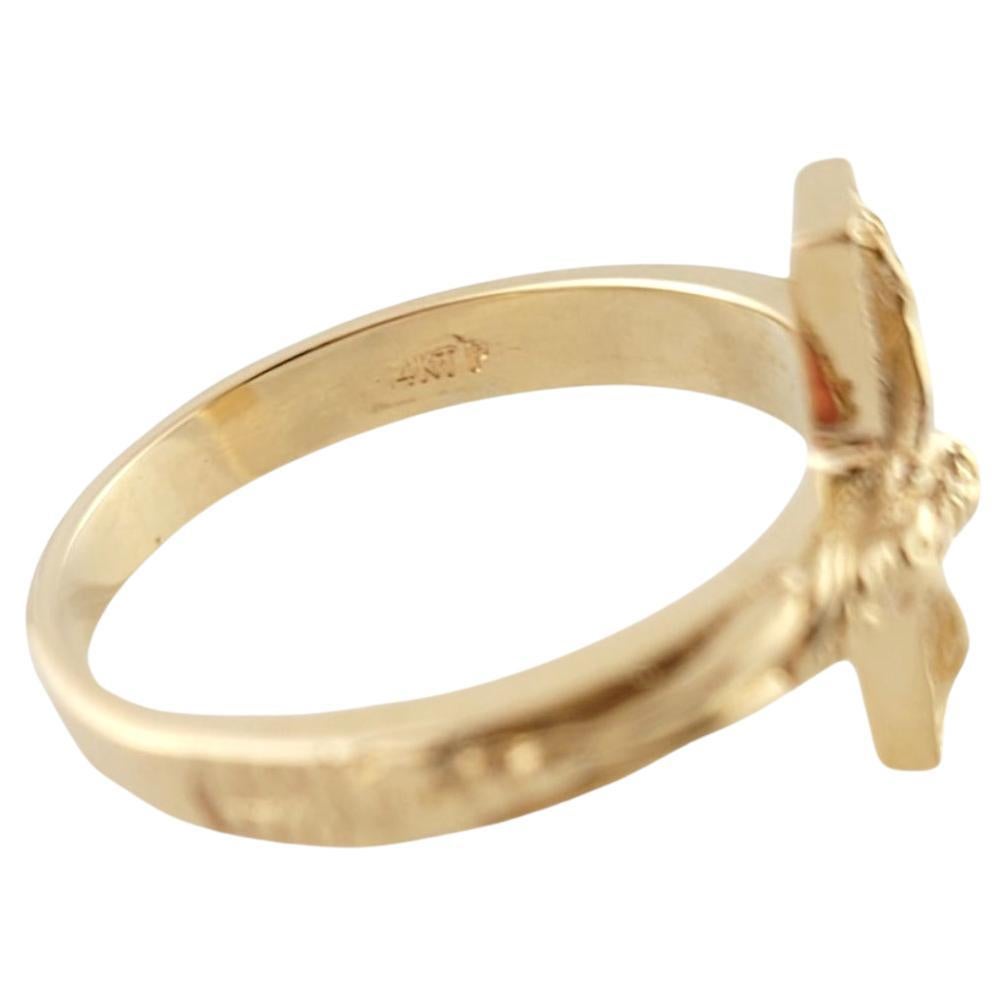 Vintage 14 Karat Yellow Gold Crucifix Ring-

This 14K yellow gold crucifix ring is a meaningful symbol of faith and is a perfect addition to your collection. 

Size: 22 mm x 15.5 mm x 3 mm

Stamped: 14KT

Size: 10 - 10.25

Weight: 3.7 dwt./ 5.8