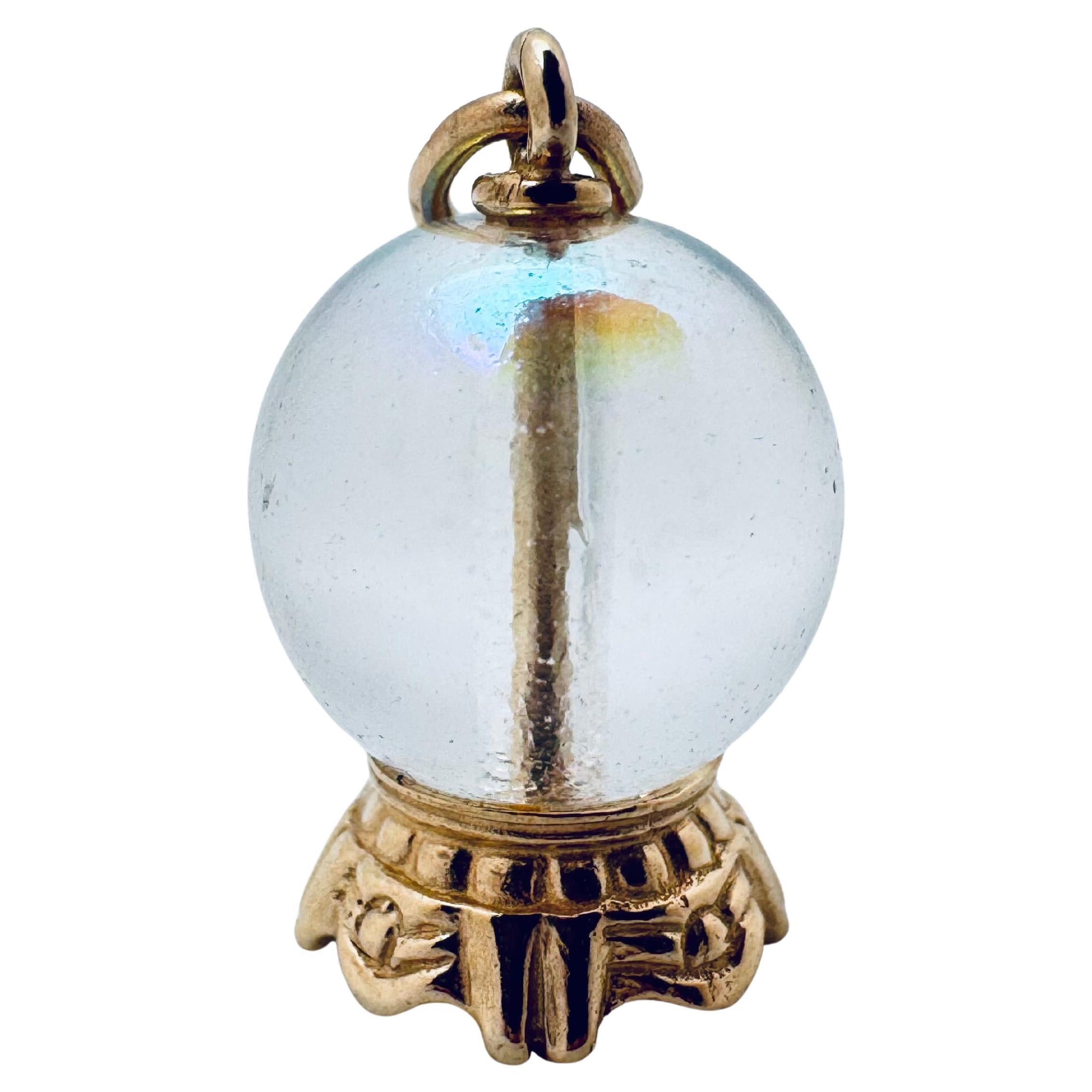 Ciondolo a forma di sfera di cristallo in oro giallo 14K in vendita