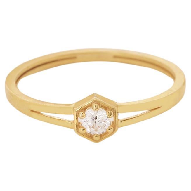 Anillo Minimalista Estilo Vintage de Moissanita en Oro Amarillo de 14k  Regalo de aniversario para ella

Pureza:-  oro amarillo de 14 quilates 
14k Hallmark 

A P R O X T A M I E N T O

Todos los artículos se fabrican por encargo. Nuestro tiempo