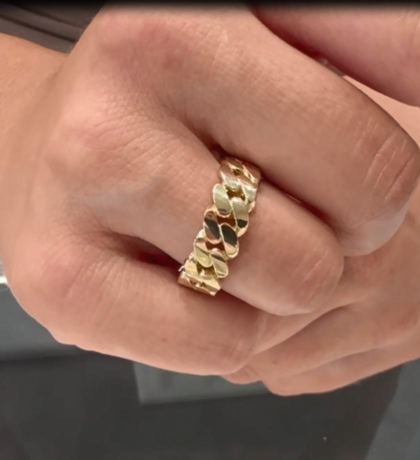 Bague à maillons cubains en or jaune 14K, largeur 7 millimètres en vente 2