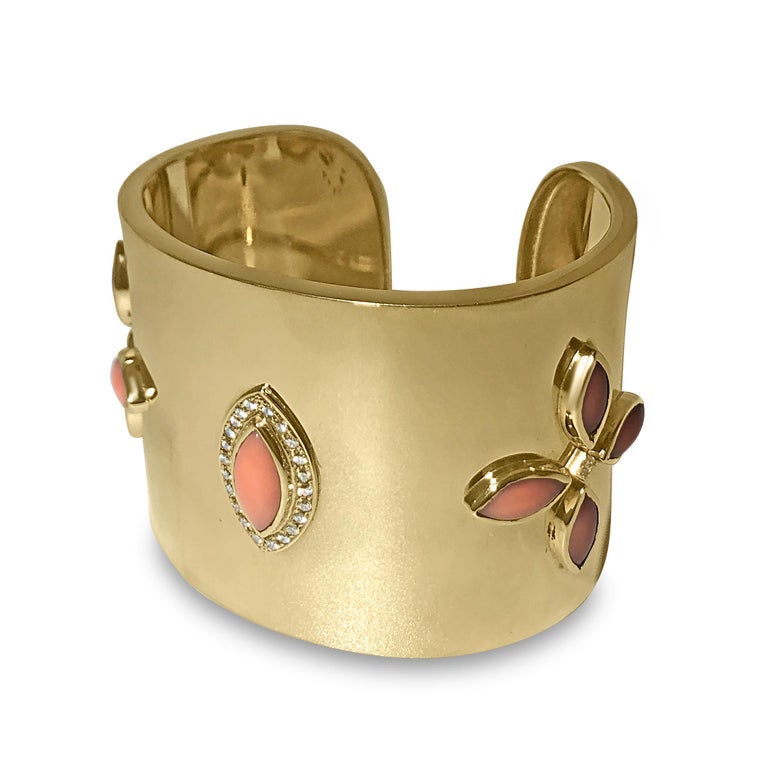 Round Cut 14K Yellow Gold Cuff with 24 Round Diamonds 0.60ct and Coral Cabachons by Manart For Sale