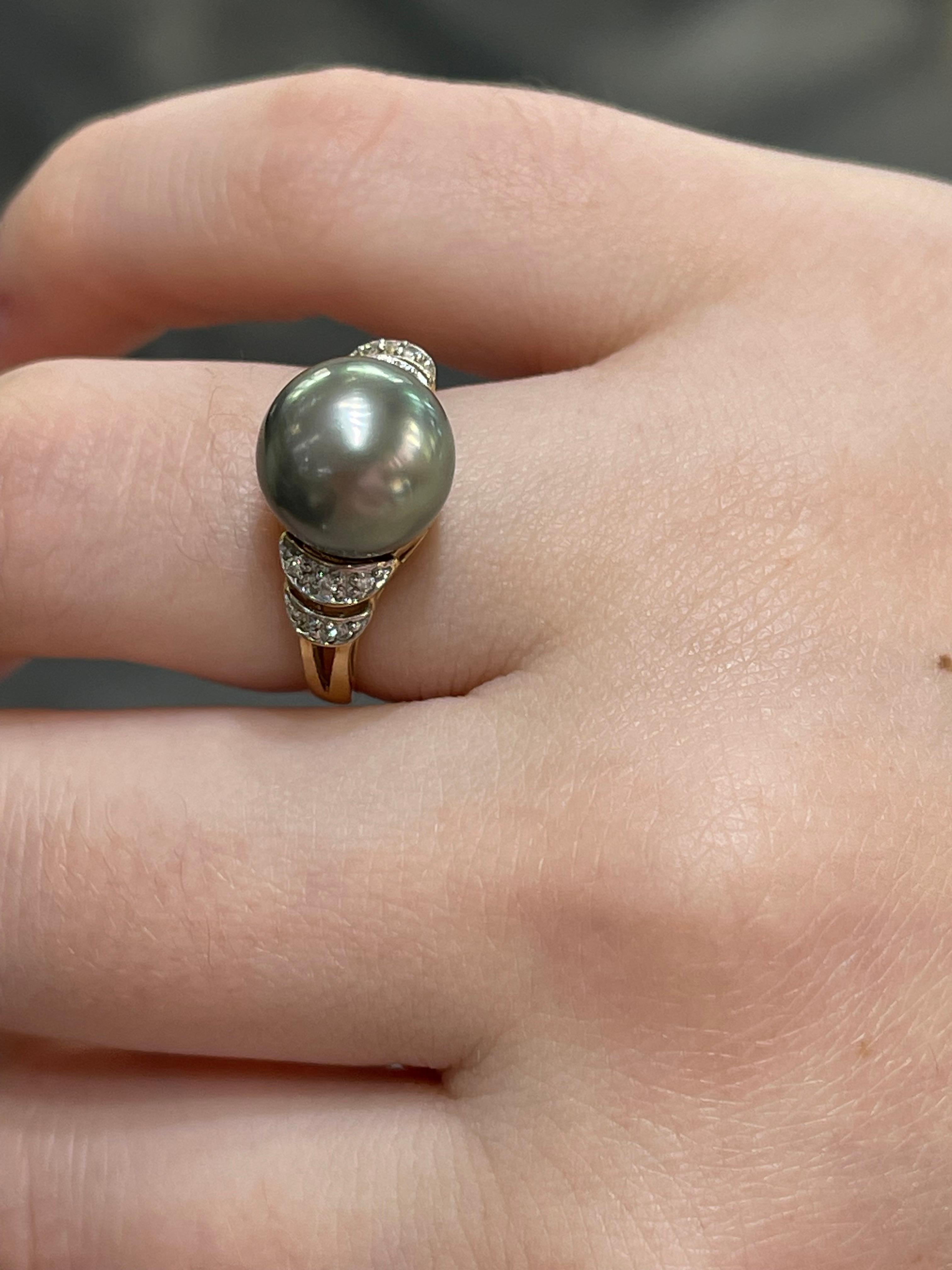 Women's 14K Yellow Gold Cultured Black Pearl and Diamond Ring For Sale