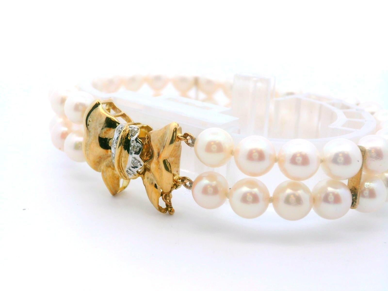 Bracciale con doppio filo di perle coltivate in oro giallo 14k con chiusura a diamante in vendita 2