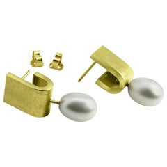 14 Karat Yellow Gold Cultured Pearl Drop Earrings