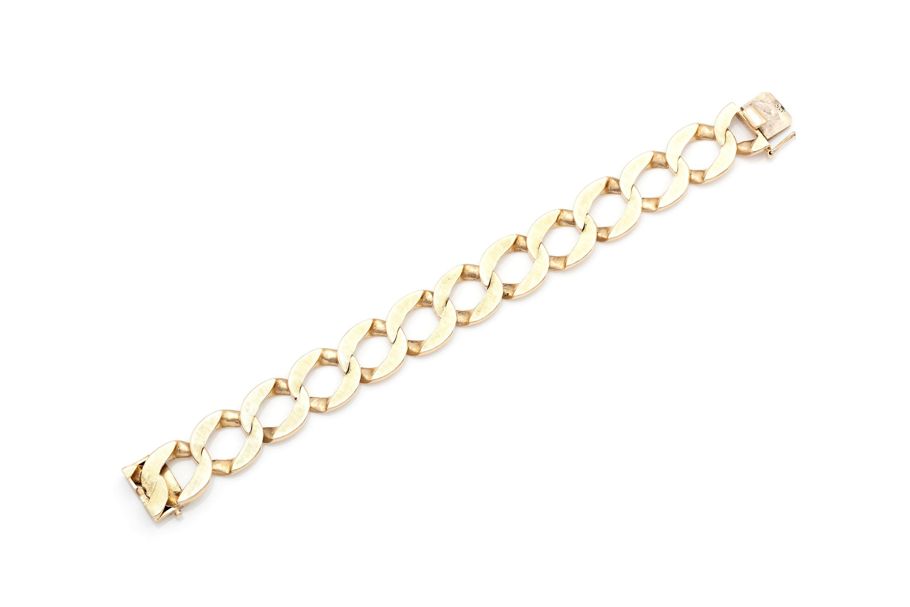 14K Yellow Gold Curb Link Bracelet In Good Condition For Sale In New York, NY