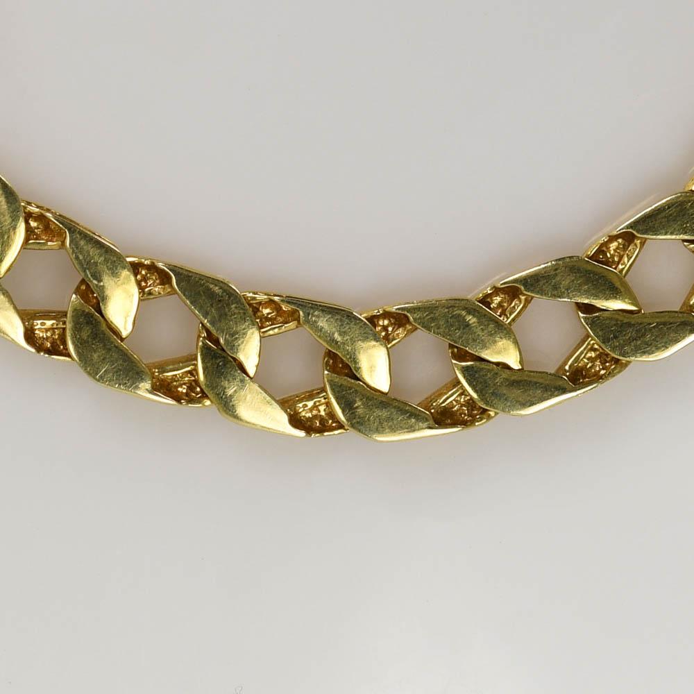 14k Yellow Gold Curb Link Bracelet.
Length- 8in
Width- 7.7mm
Stamped 14k, weighs 17.7gr