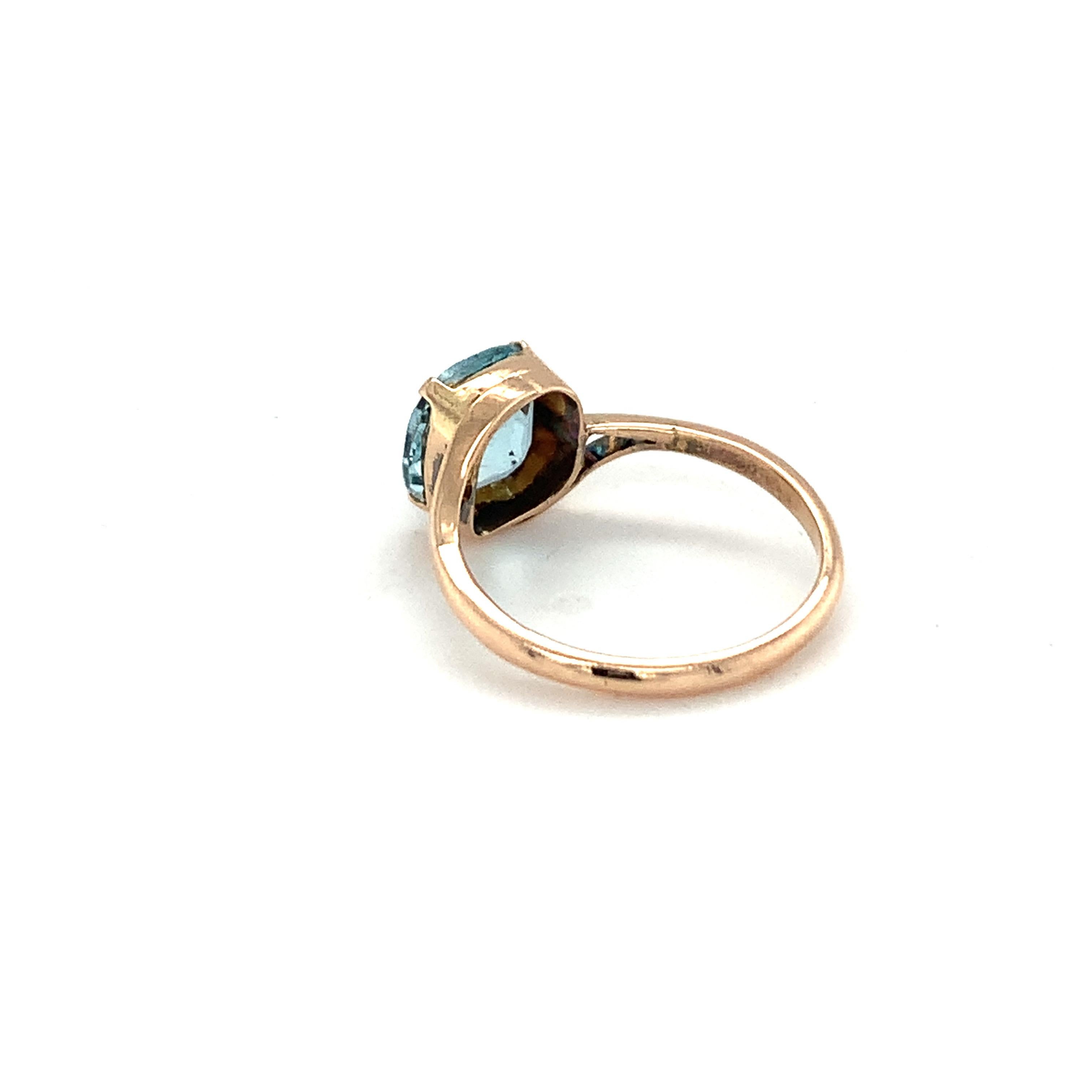 14K Yellow Gold Cushion Cut Aquamarine Solitaire Ring In New Condition For Sale In Trumbull, CT