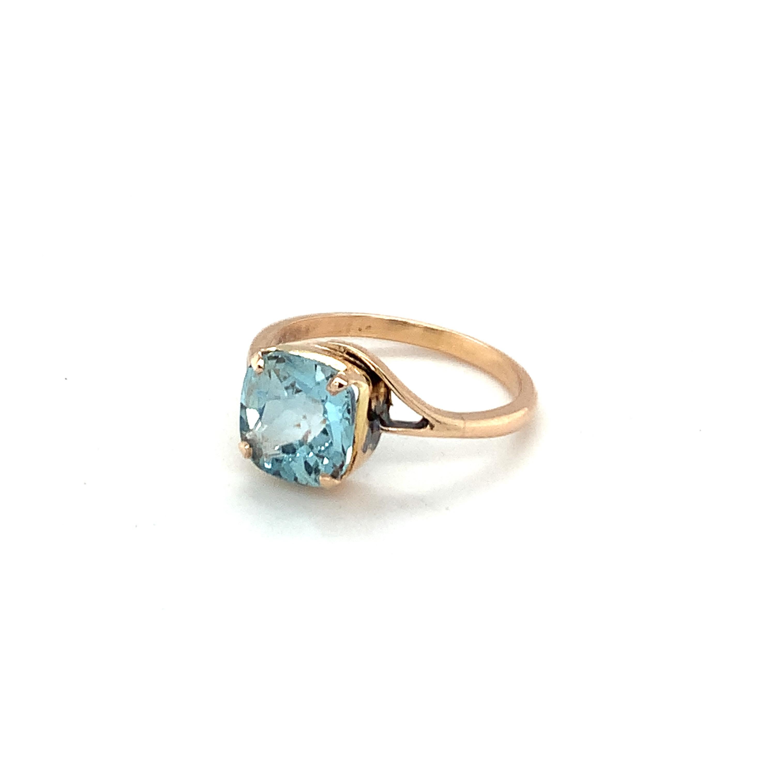 14K Yellow Gold Cushion Cut Aquamarine Solitaire Ring For Sale 2
