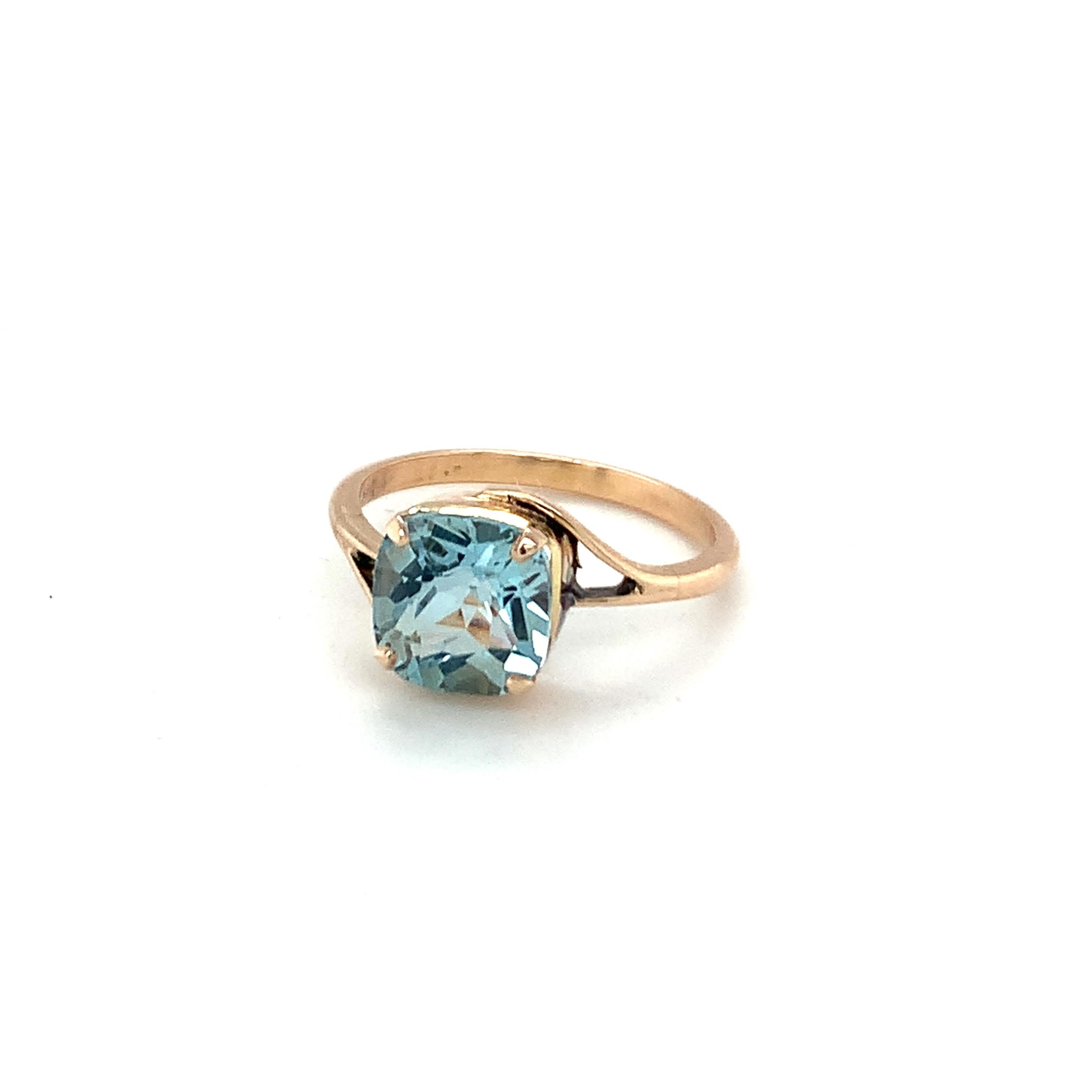 14K Yellow Gold Cushion Cut Aquamarine Solitaire Ring For Sale 4