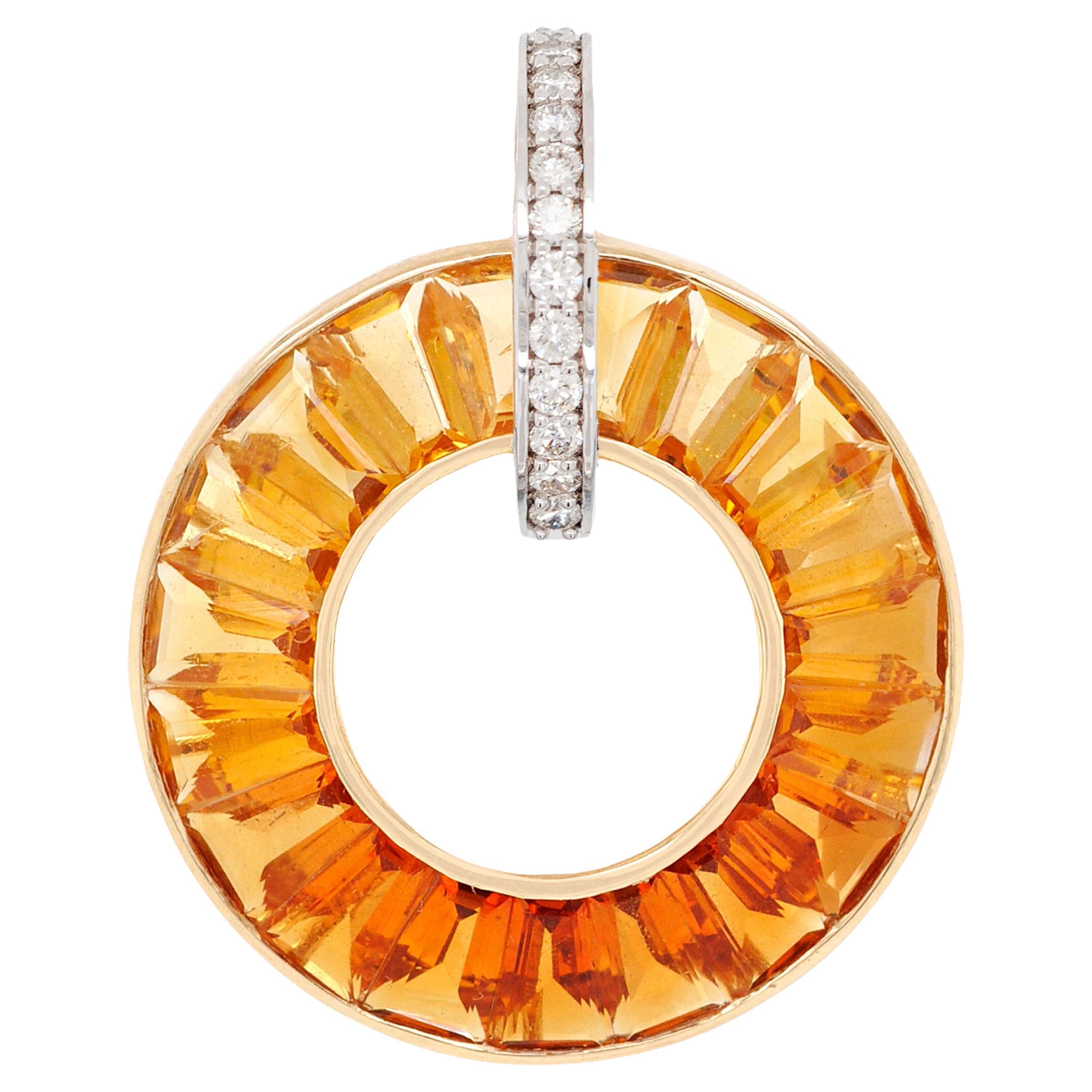 Pendentif rond en or jaune 14 carats, serti de citrines baguettes et de diamants, taillé sur mesure