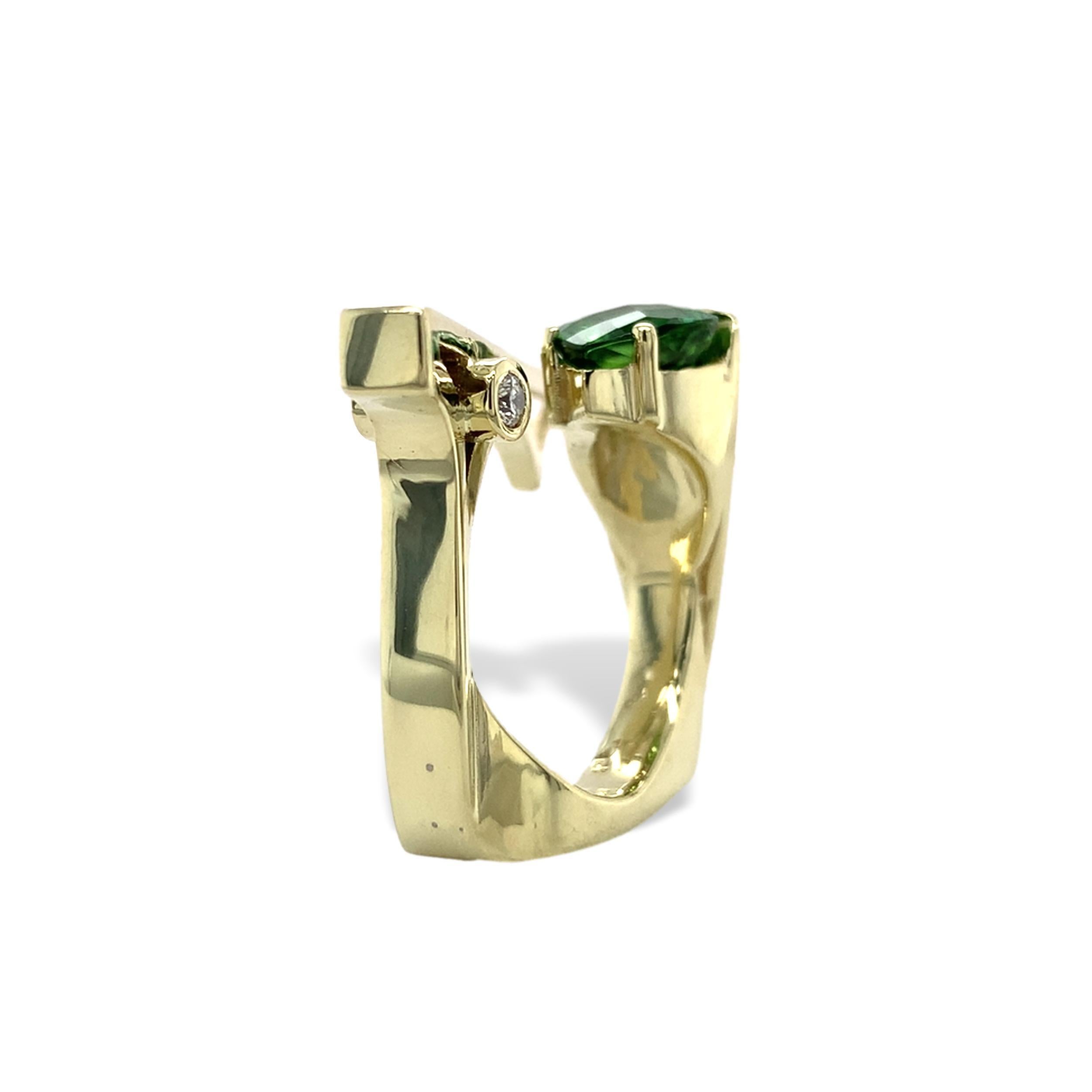 Modernistischer Peridot- und Diamantring aus 14 Karat Gelbgold von Harry Roa (Zeitgenössisch) im Angebot