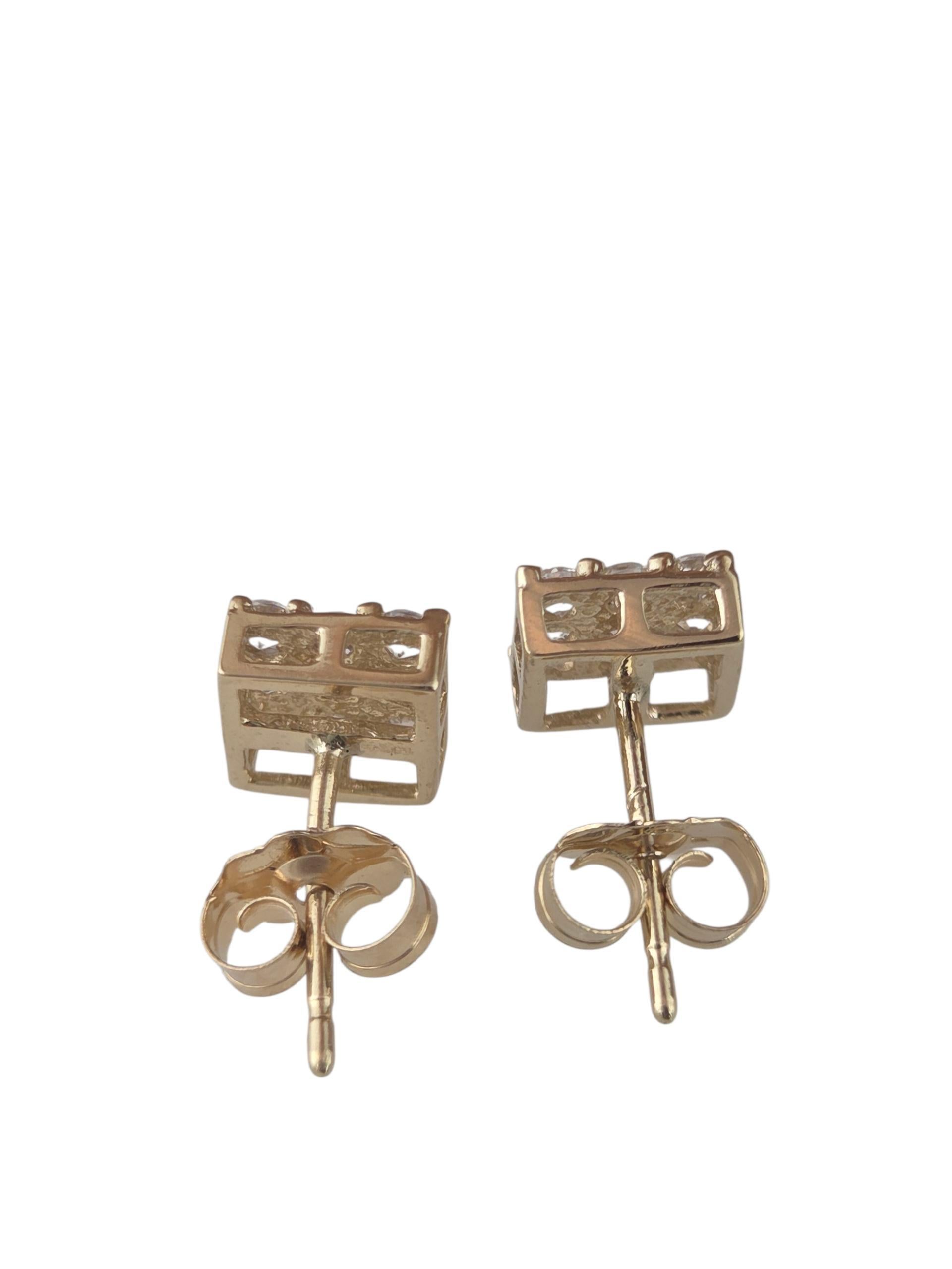 Contemporaneo Orecchini a grappolo quadrati in oro giallo 14K #23723 in vendita