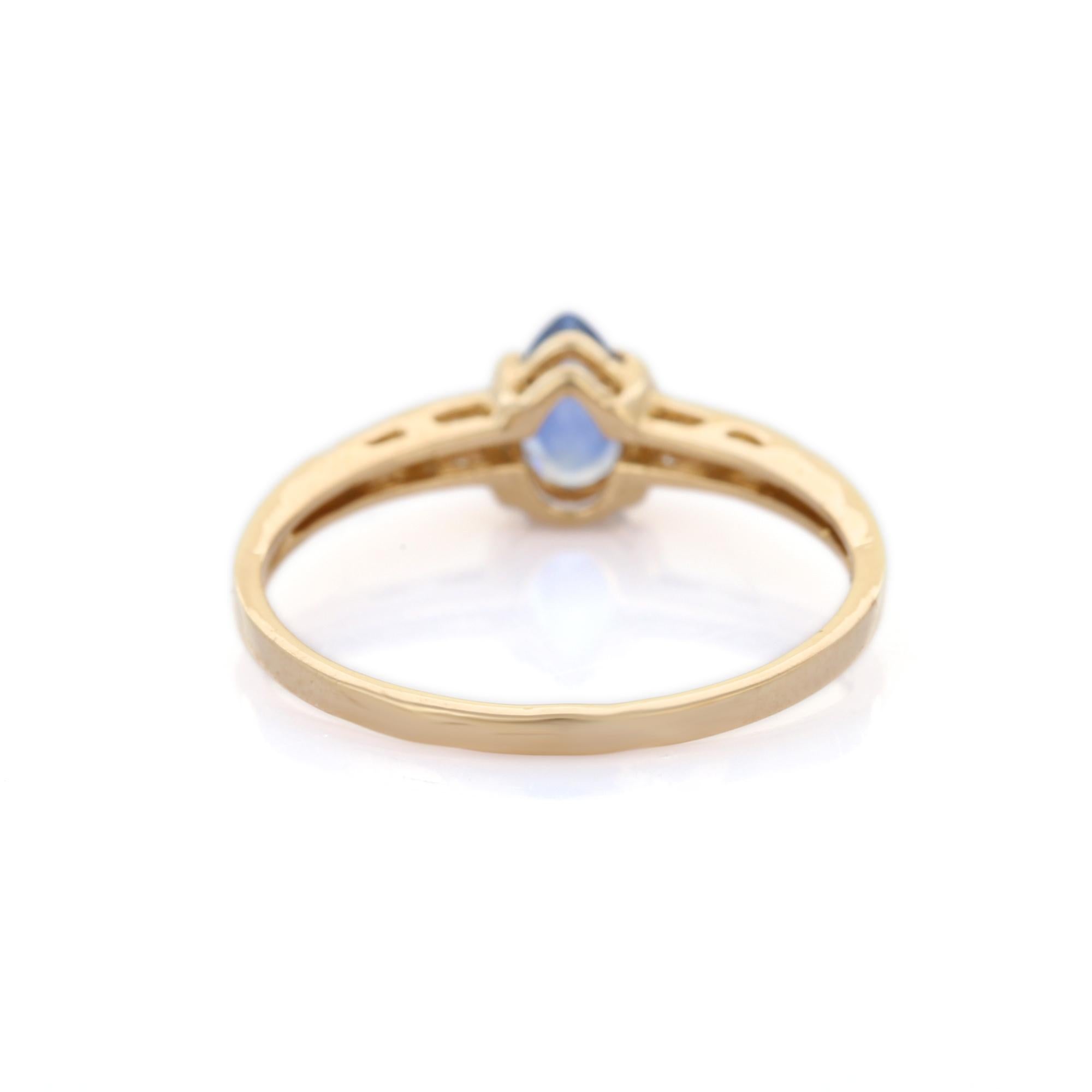 En vente :  Bague minimaliste en or jaune 14 carats avec saphir bleu poire délicat et diamants pavés 4