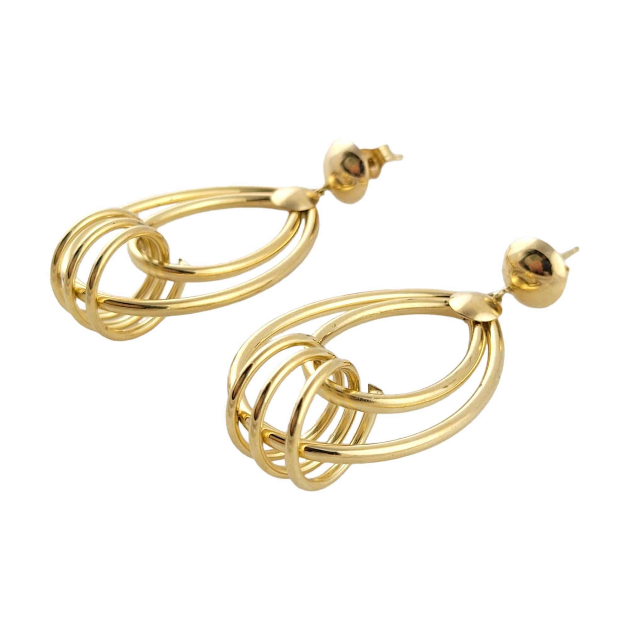 Vintage Boucles d'oreilles en or jaune 14K

Magnifique ensemble de boucles d'oreilles en or jaune 14K !

Taille : 36mm X 23mm X 13mm

Poids : 5.2 gr/ 3.3 dwt

Poinçon : 14K

Très bon état, polissage professionnel.

Il sera emballé dans une boîte ou