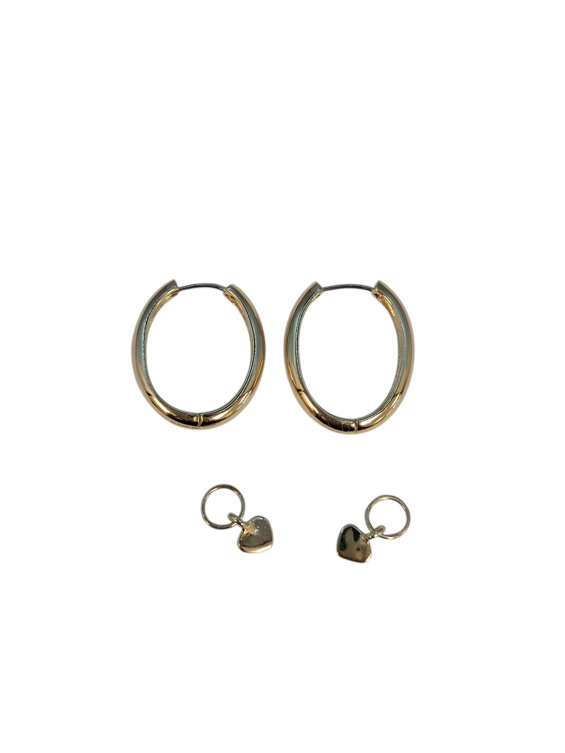 Contemporain Boucles d'oreilles ovales en or jaune 14k avec cœur en forme de pampille #23138 en vente