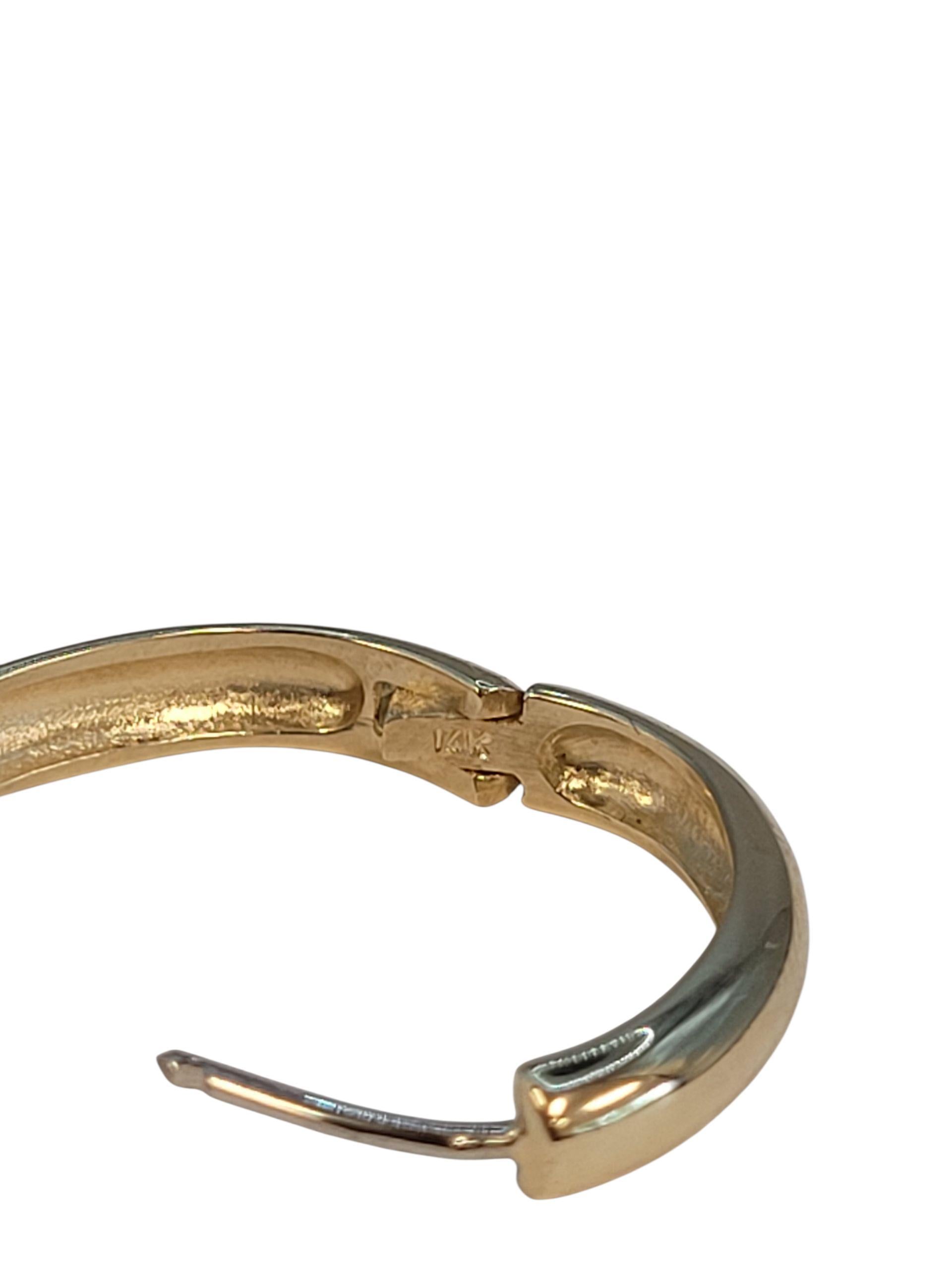 Boucles d'oreilles ovales en or jaune 14k avec cœur en forme de pampille #23138 Bon état - En vente à Washington Depot, CT