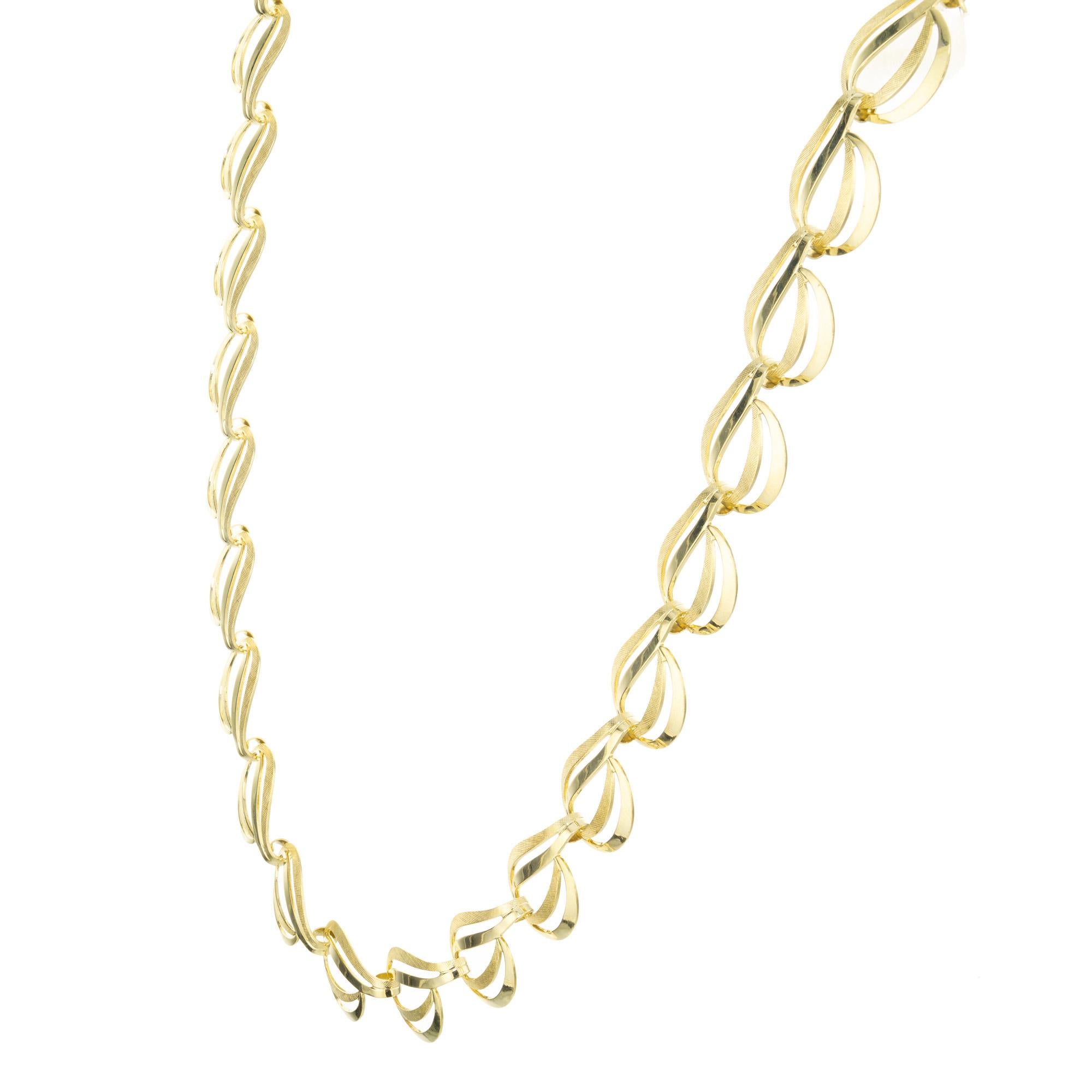 Women's 14k Yellow Gold Designer Swirl Link Necklace For Sale