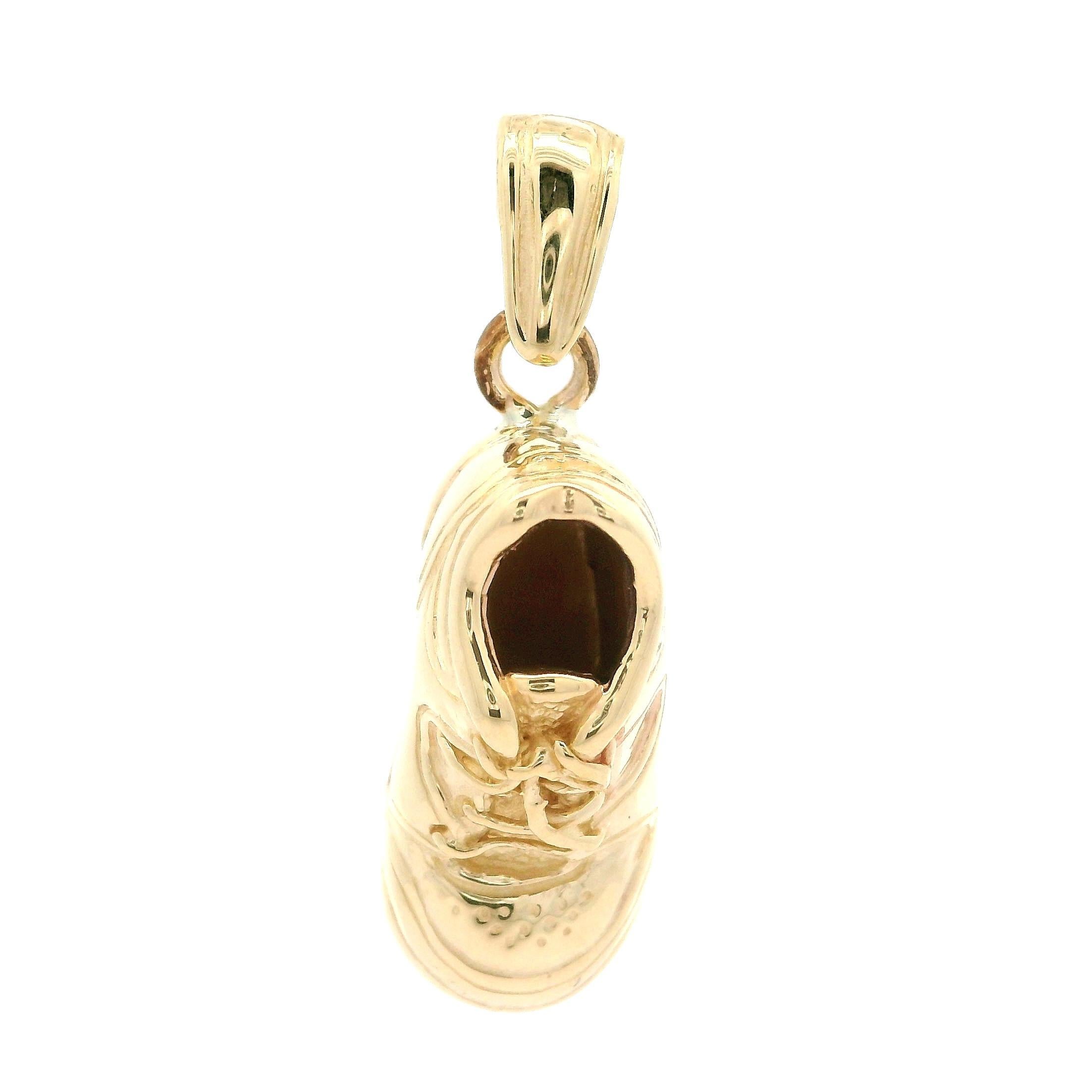 Pendentif en or jaune 14k avec breloque en forme de chaussure de sport avec charme en vente 1