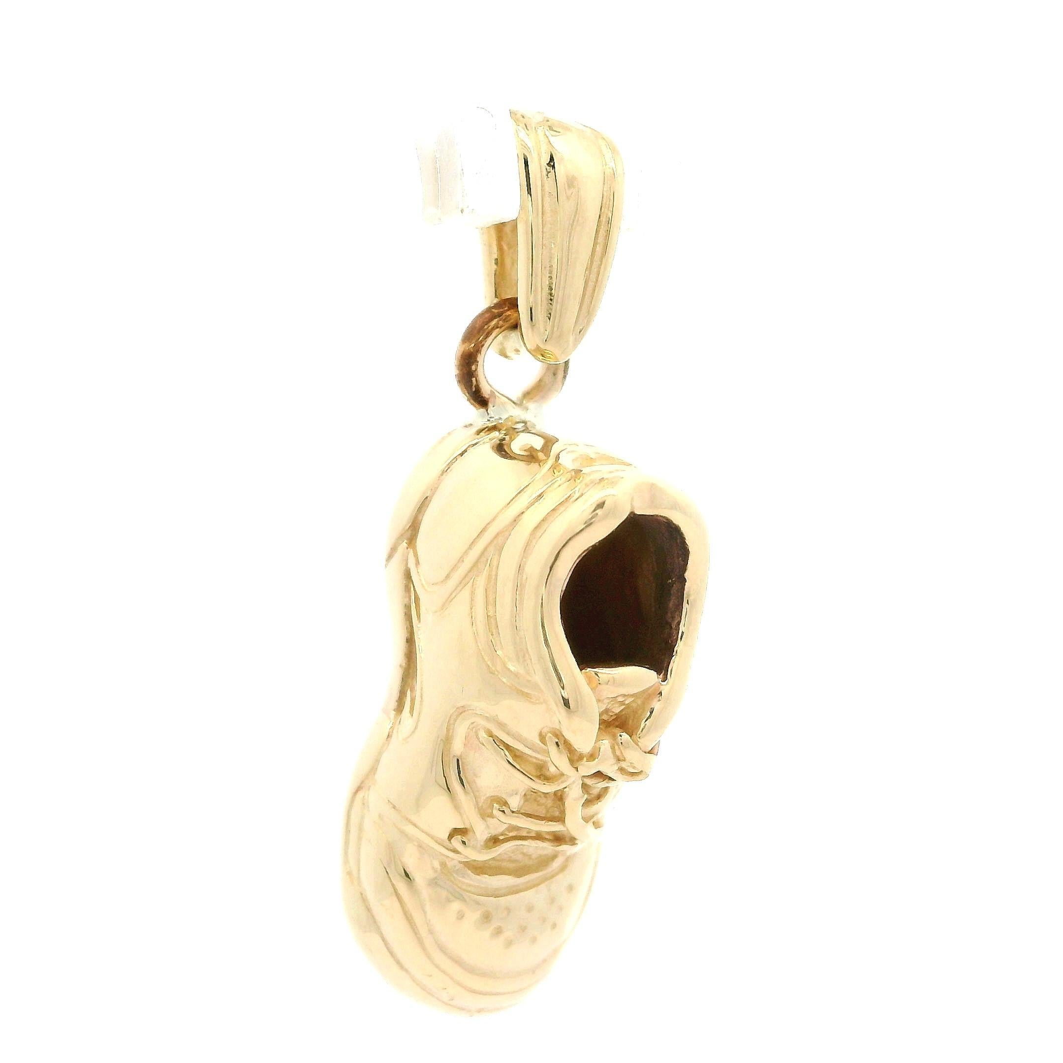Pendentif en or jaune 14k avec breloque en forme de chaussure de sport avec charme en vente 3