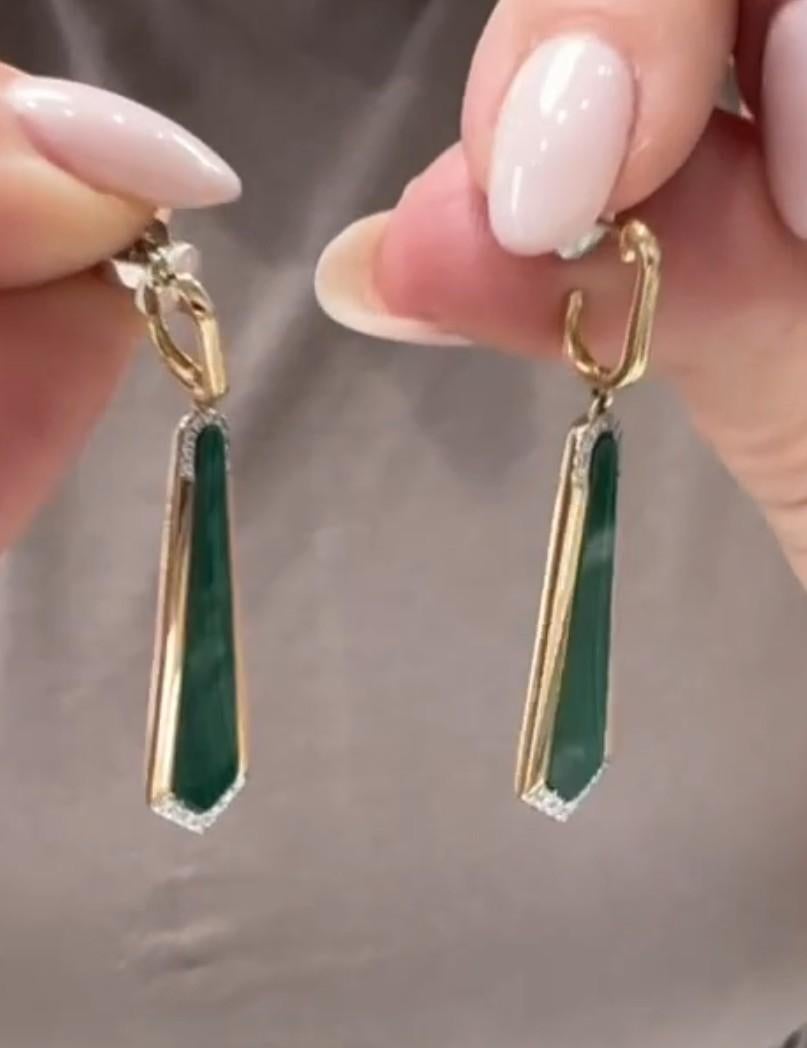 Boucles d'oreilles pendantes en or jaune 14K avec diamant 0.15 carats et malachite 4.86 carats en vente 1