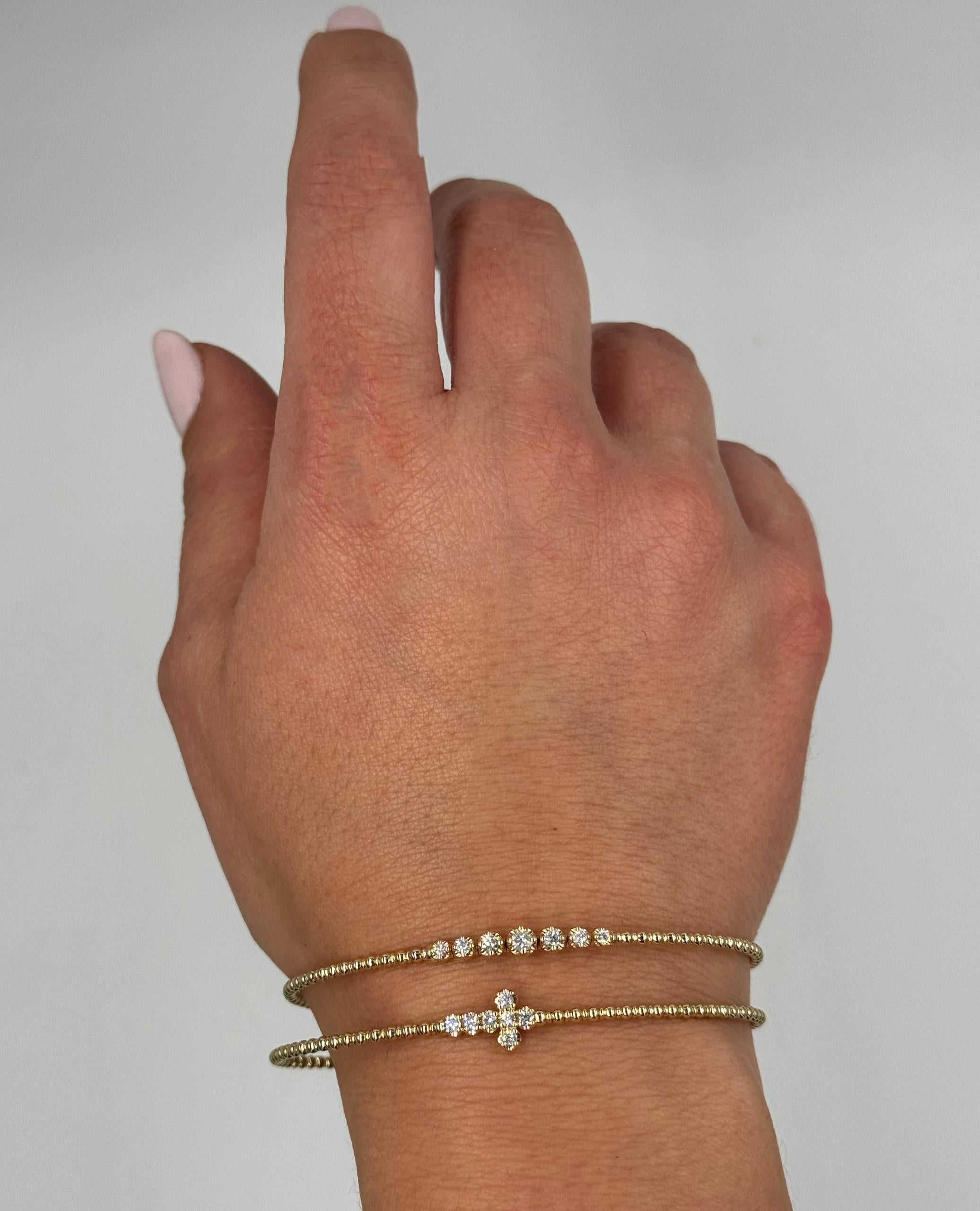 14K Gelbgold Diamant 0,16 Karat Kreuz Armspange Armband (Rundschliff) im Angebot