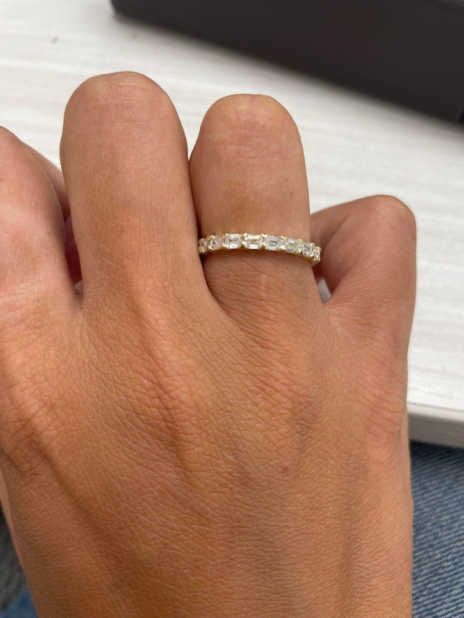 Bring the brilliance of diamonds to your everyday style! Sparkling and light, this gorgeous ring glistens with diamonds in a compelling pattern over the top. Sleek and chic, it pairs with just about anything in your closet and have you looking